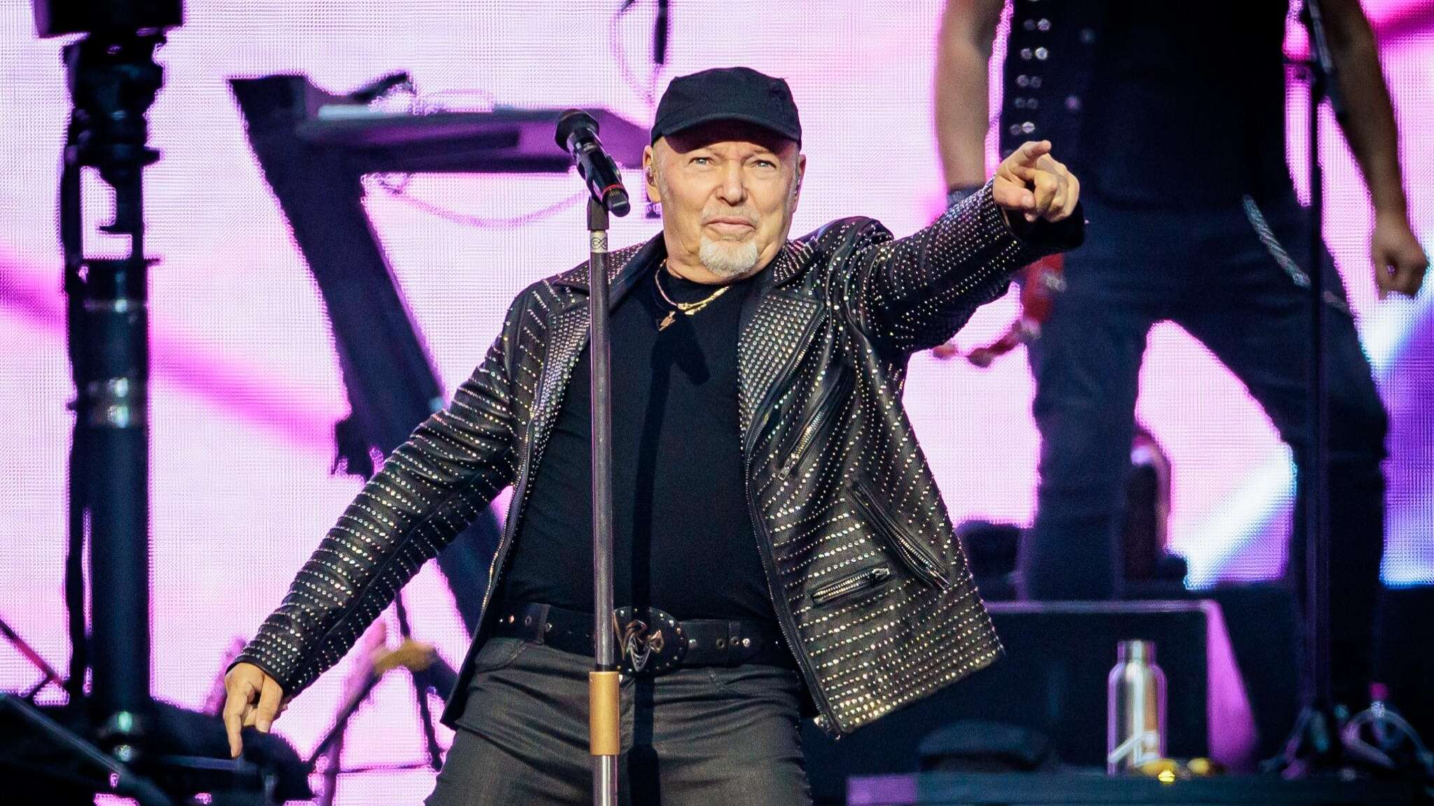 Tanti auguri a Vasco Rossi, il rocker compie 73 anni