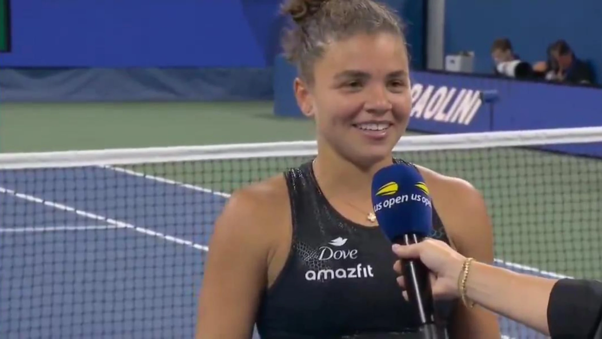 Jasmine Paolini, la piroetta per mostrare il suo abito 