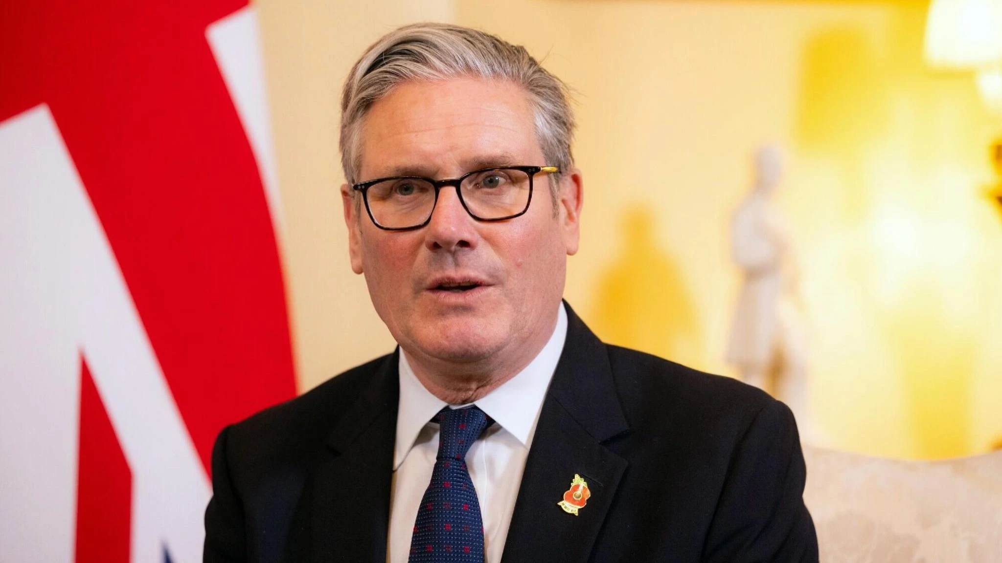 Terremoto alla Bbc, Starmer difende il modello dell'autorevole tv 