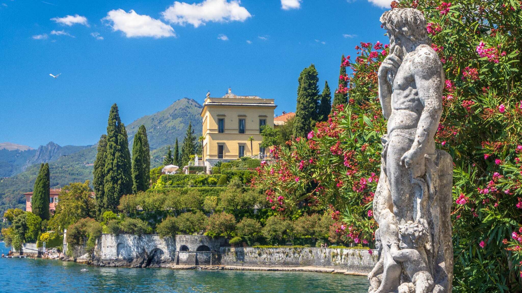 Ponte di Ognissanti: sei milioni in viaggio per l'Italia con l'incognita di un meteo variabile 