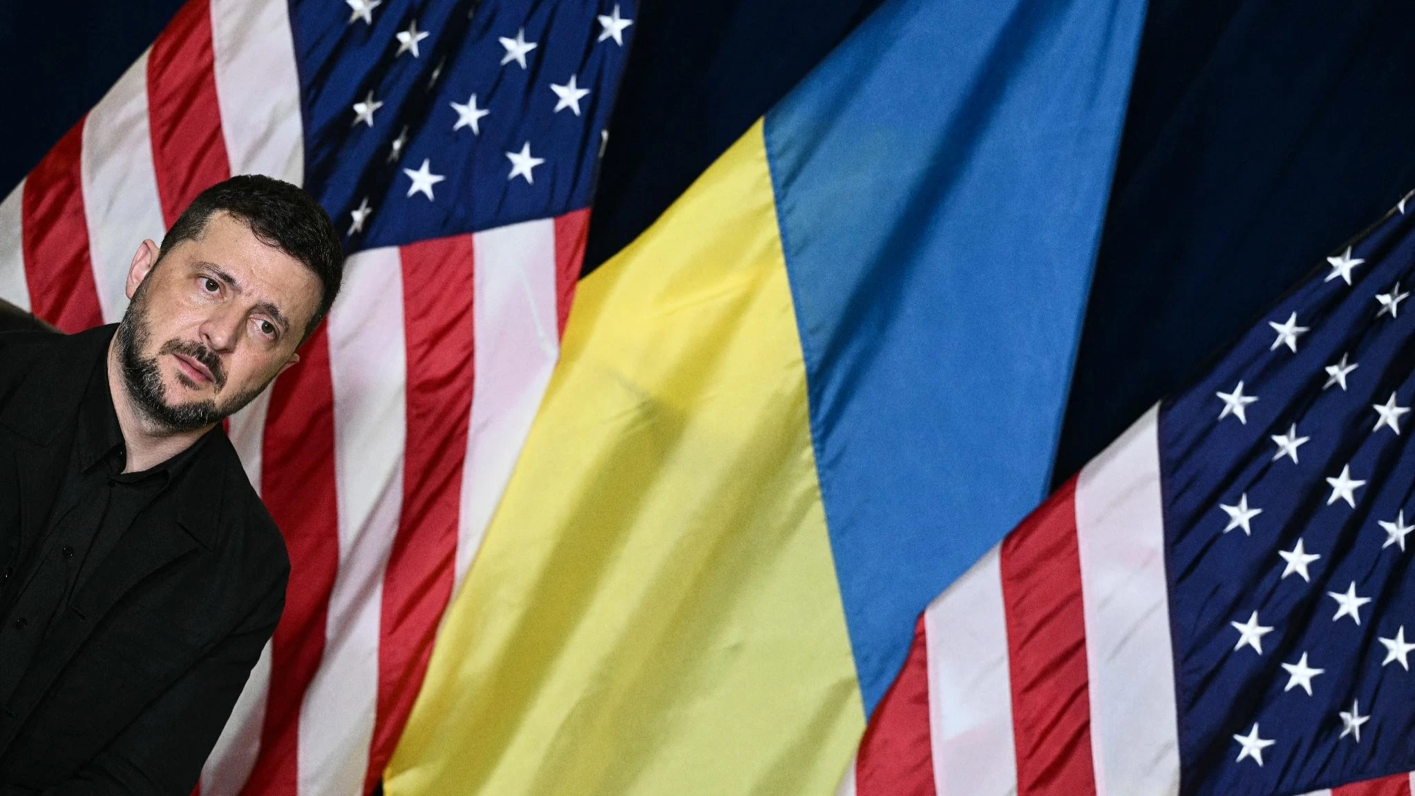 G7, inaccettabili le violazioni russe. Trump: la Nato abbatta chi viola i cieli