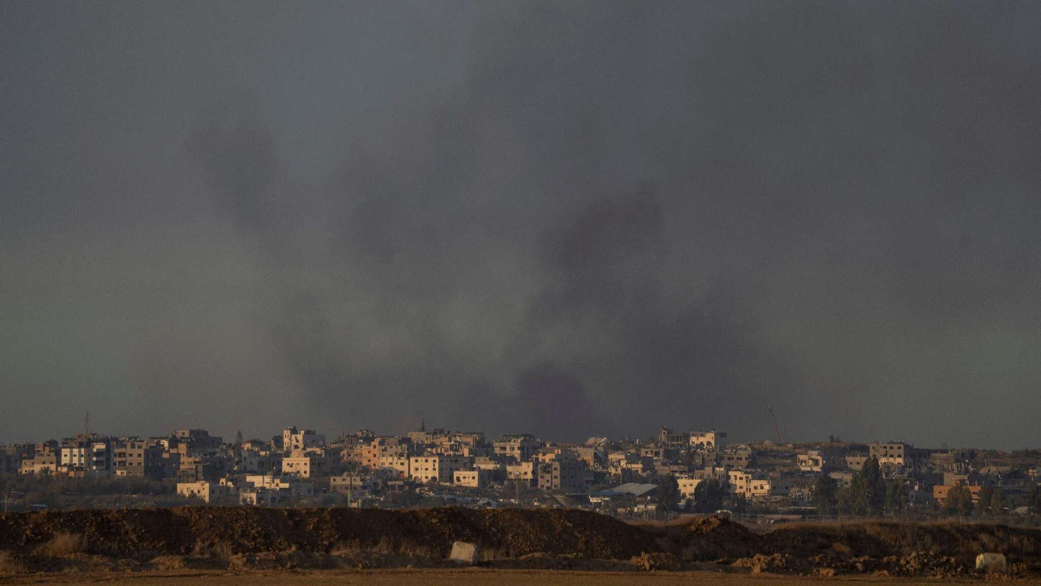 Attacco israeliano a Gaza su Beit Lahiya, diversi morti