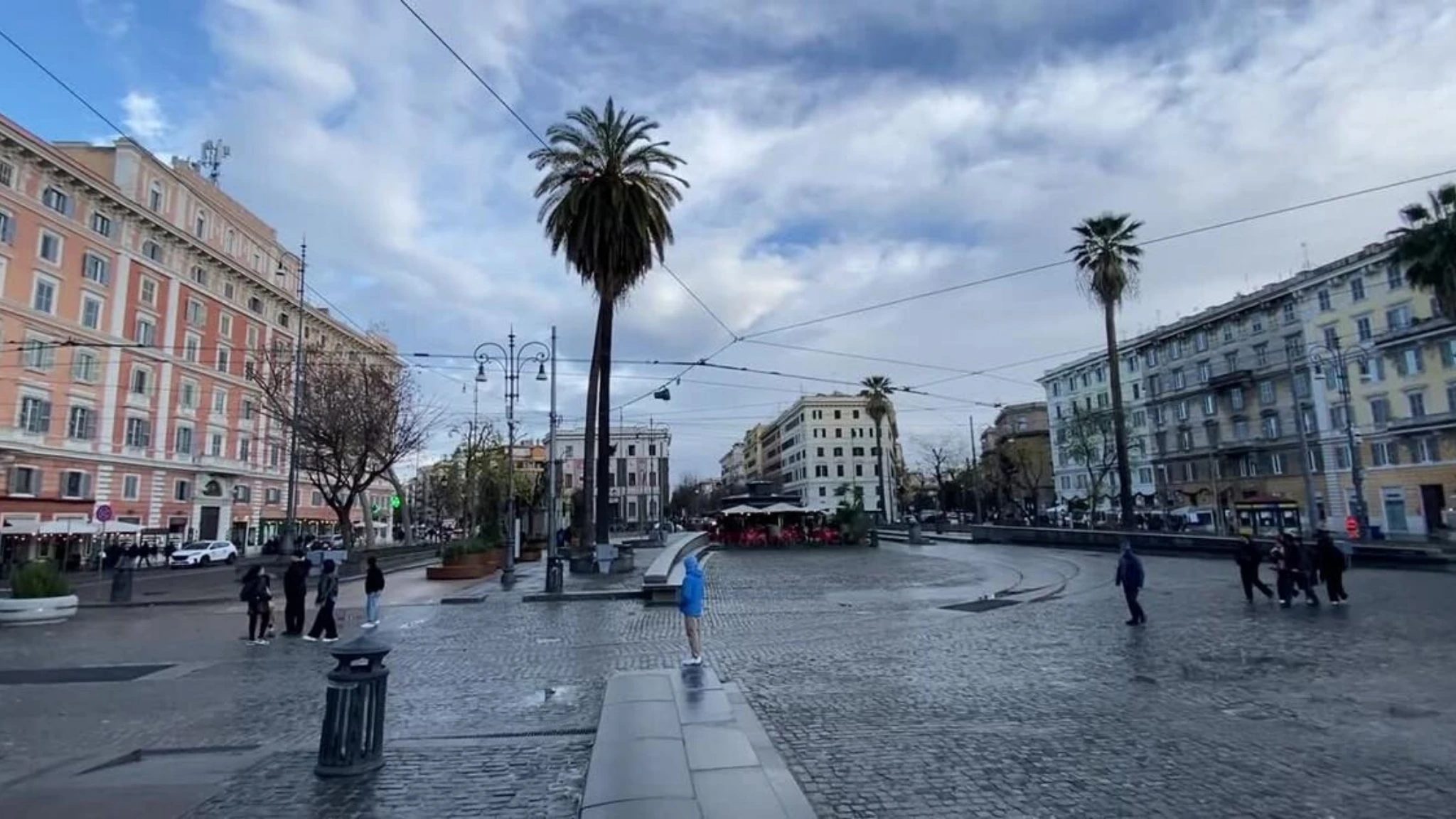 Roma, topi tra le aiuole, scatta la derattizzazione in piazza risorgimento: interviene il Comune