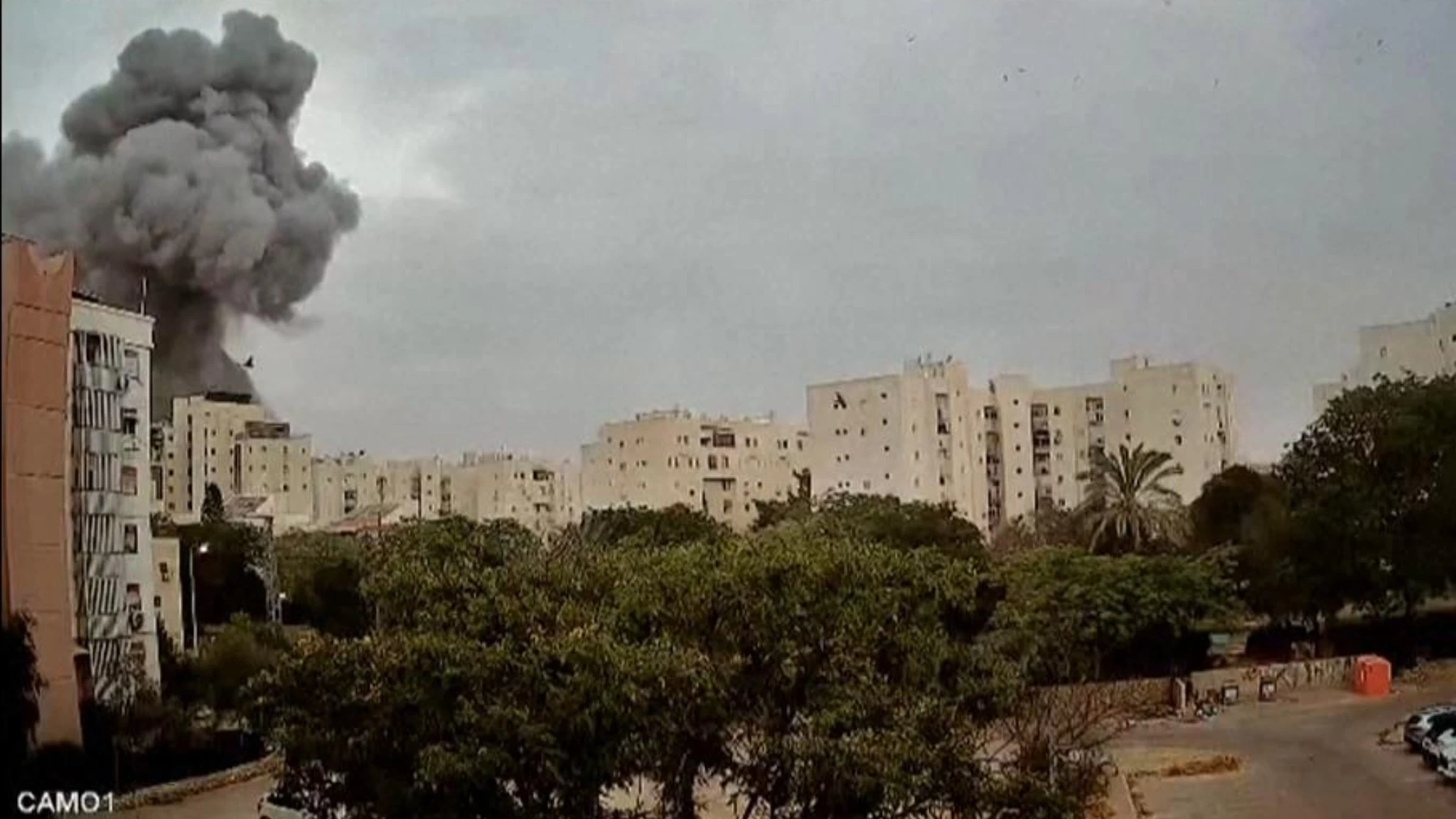 Beer Sheva, le immagini dell'esplosione dalla telecamera fissa di un parcheggio