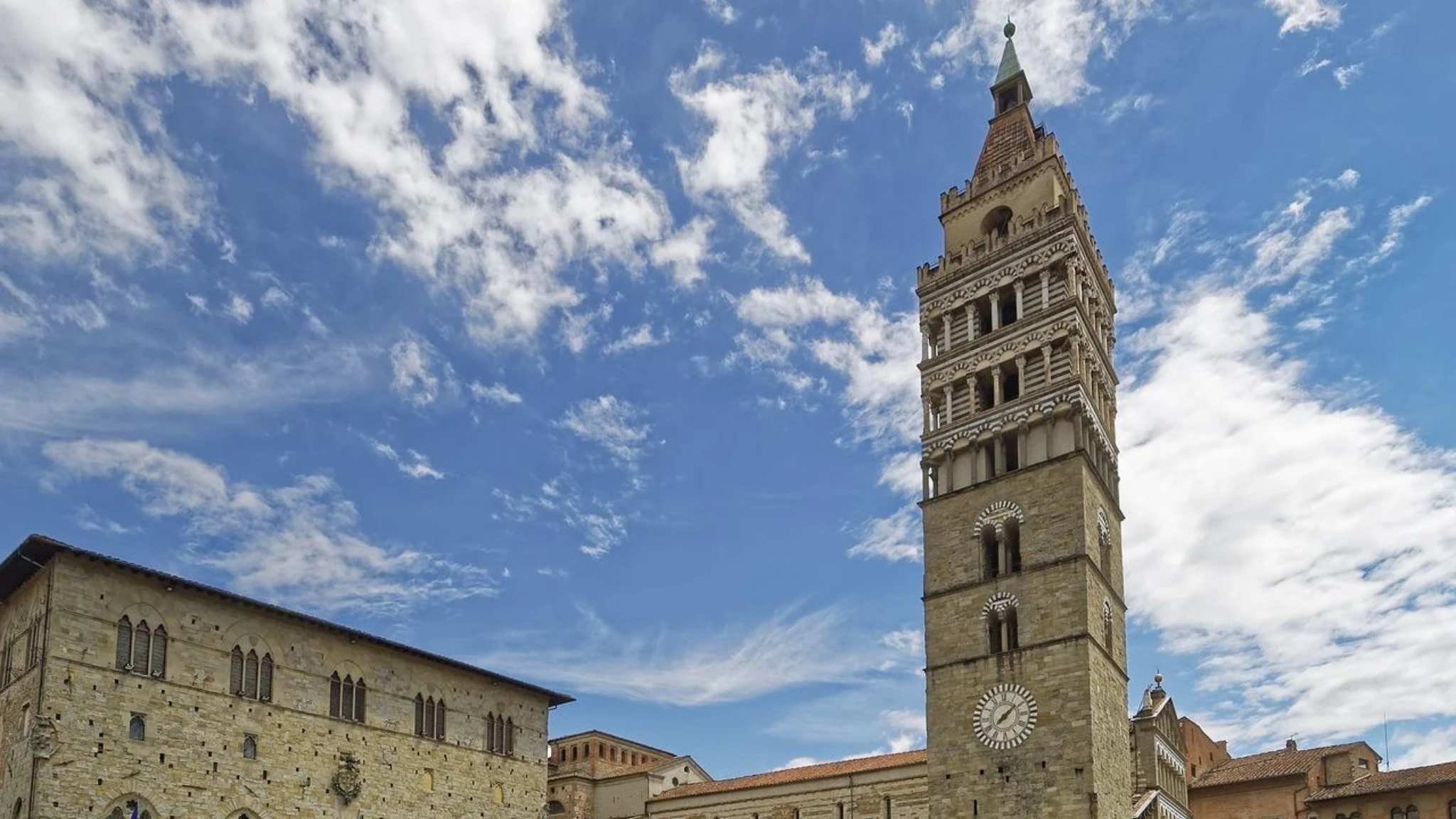 È Pistoia la Capitale italiana del libro 2026. L'annuncio del ministro Giuli nella cerimonia
