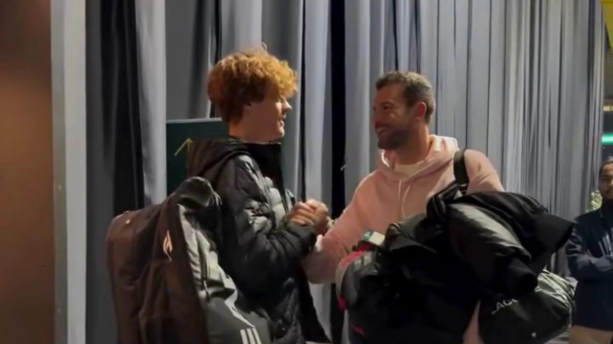 Jannik Sinner e Grigor Dimitrov: il saluto affettuoso. Il bulgaro è tornato a graffiare