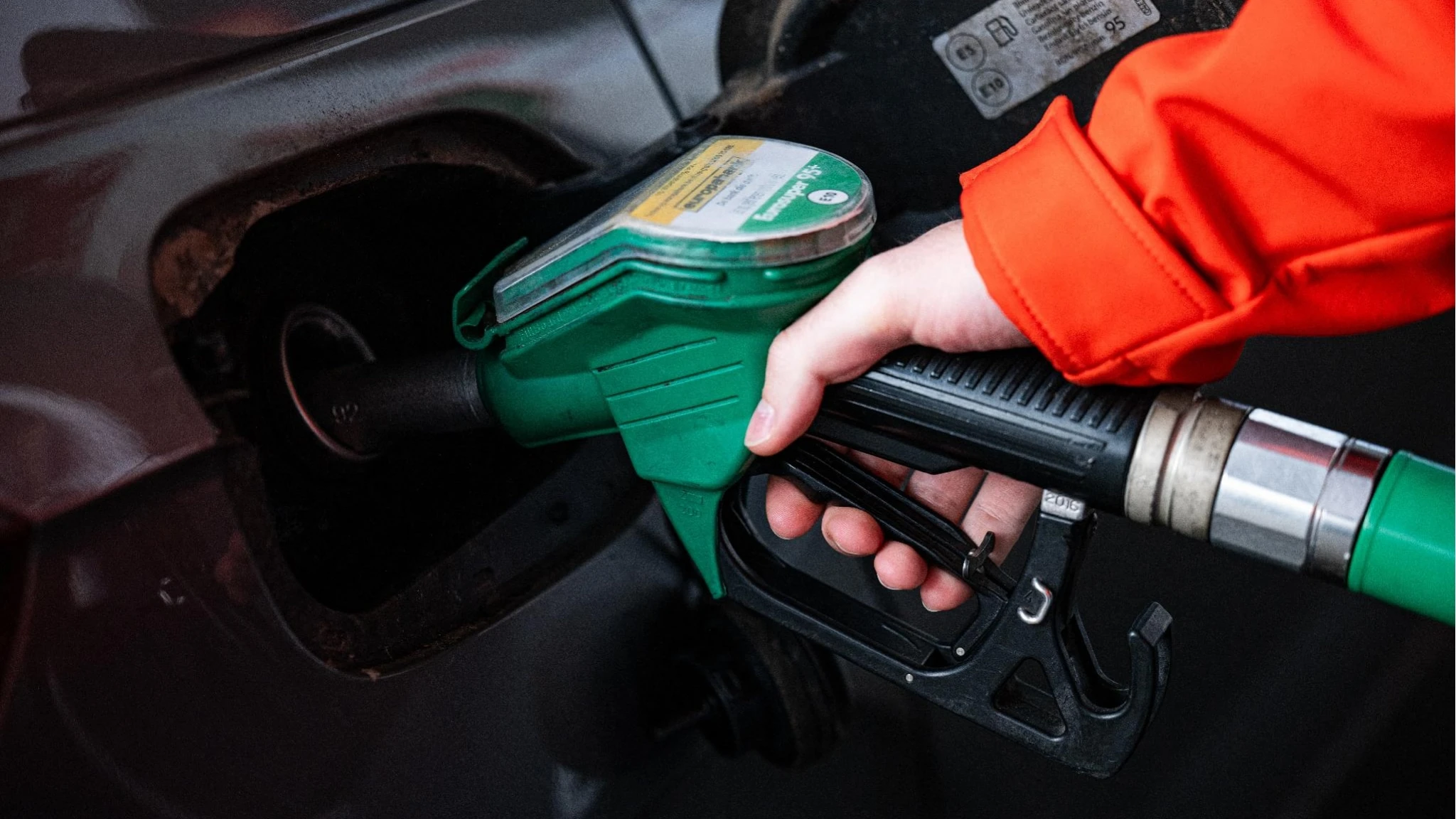 L'Italia accelera sulle scorte di gas, sfiorato il 50%