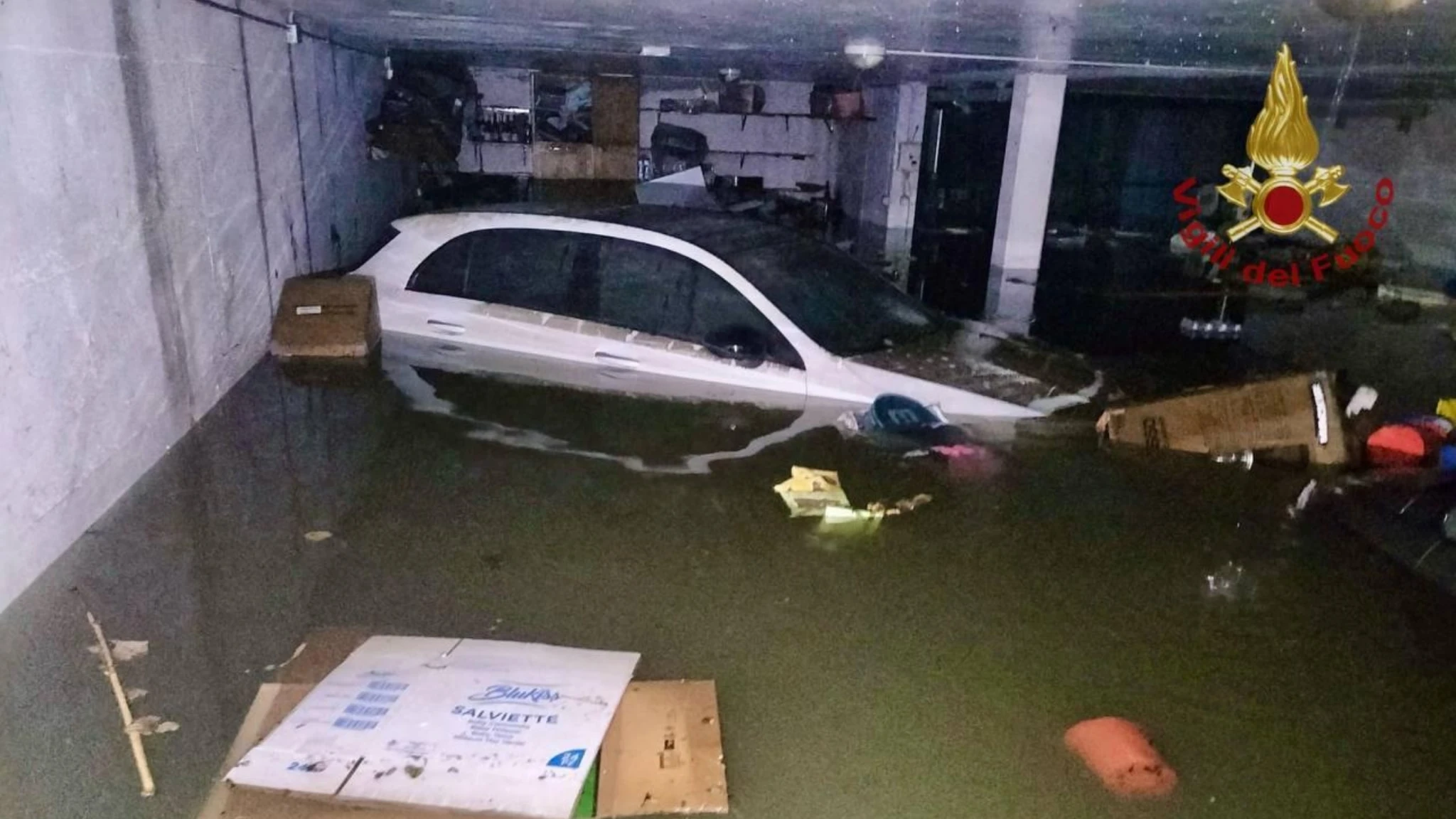 Caorle sott'acqua: nubifragio e mareggiata in Veneto, disagi nel Rodigino
