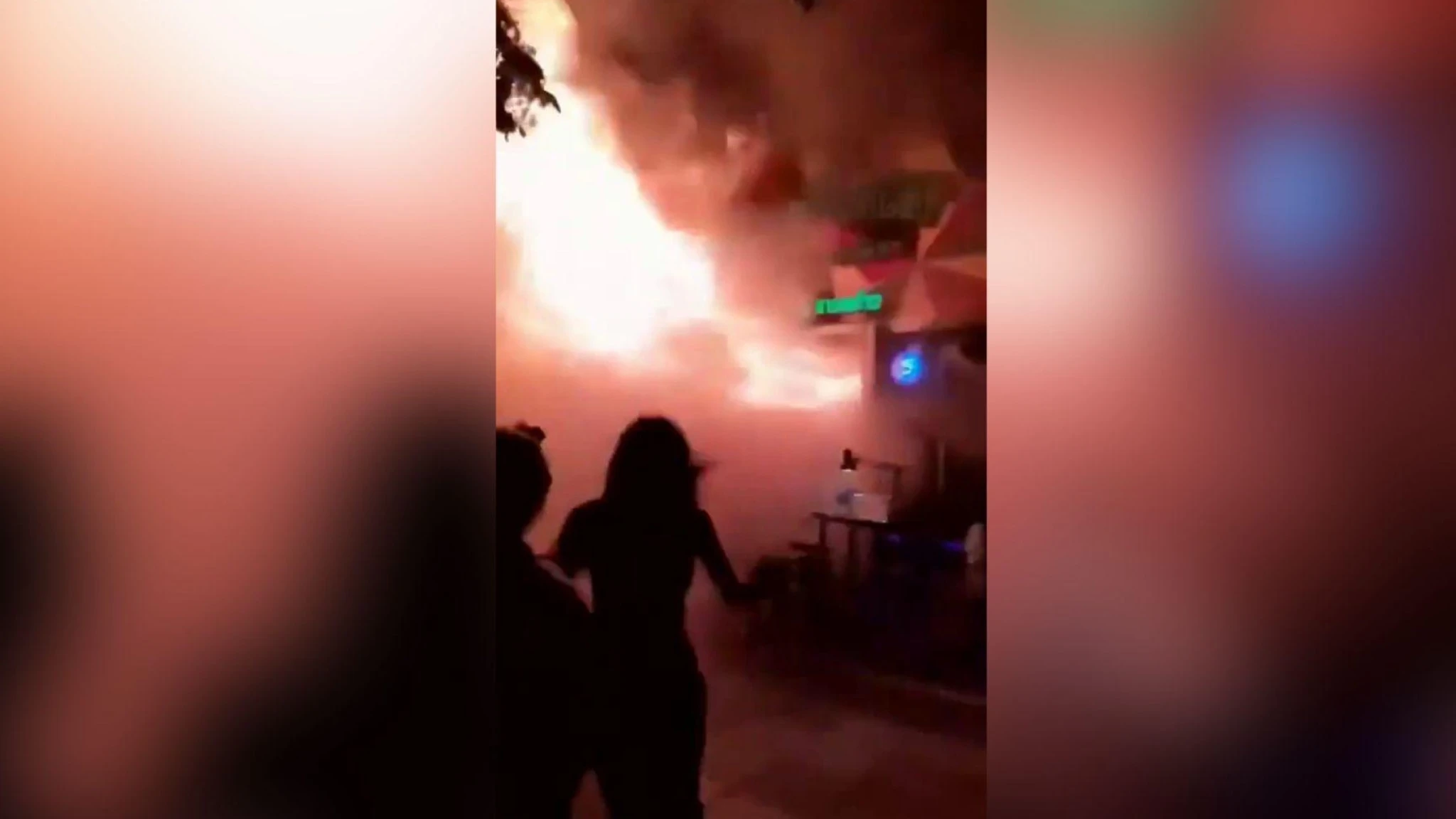 Bangkok: un incendio devasta un pub, almeno 27 morti 