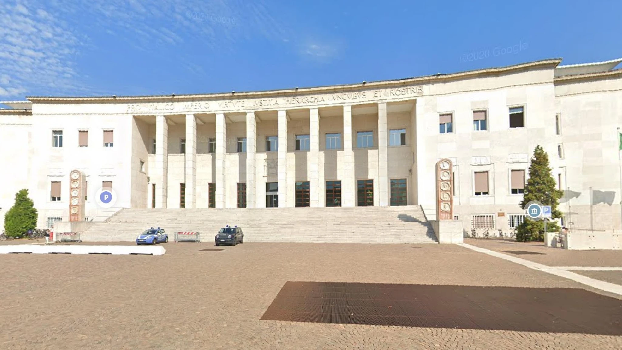 Crolla una parte del palazzo del tribunale di Bolzano