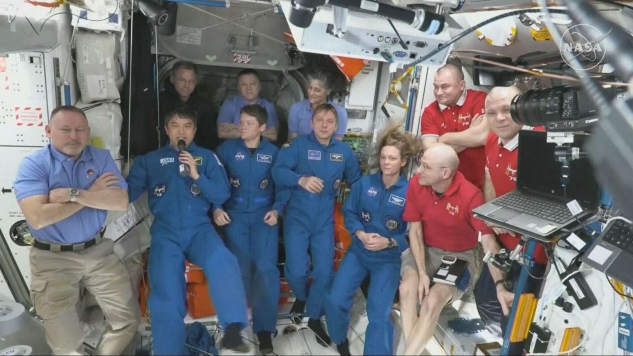 Crew-10 di Space X attracca alla ISS: finalmente il cambio per gli astronauti bloccati da giugno