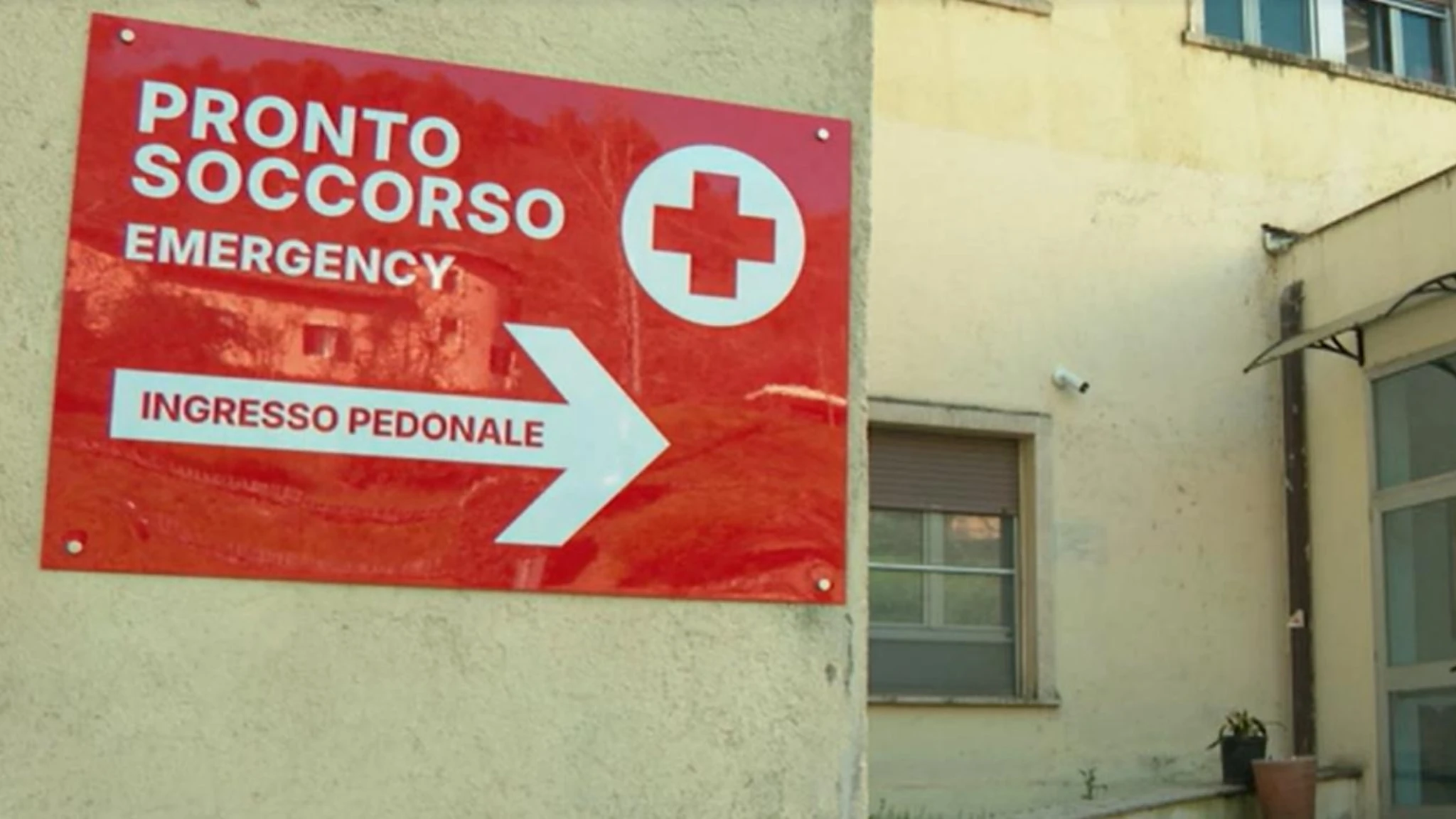 Spoleto, bimbo di 15 mesi morso al volto dal cane di famiglia