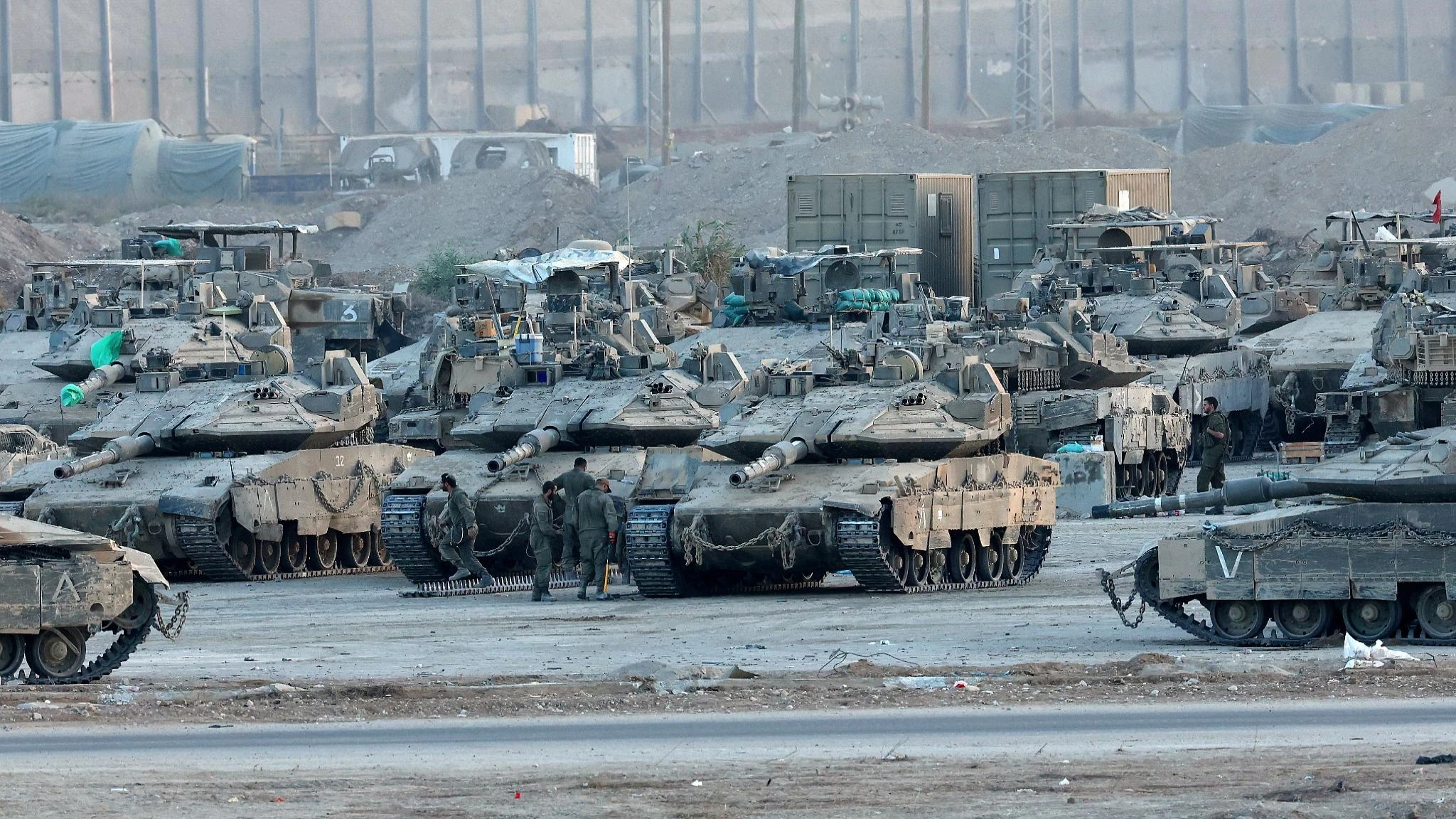 Media: esercito israeliano avanza verso il centro di Gaza City. Tajani condanna attacco a Unifil