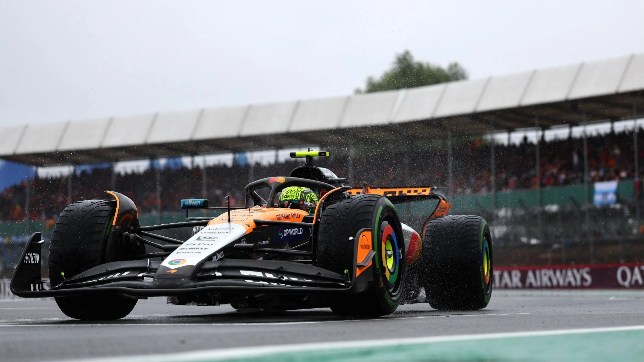 F1, GP di Gran Bretagna al via: Verstappen parte in pole davanti a Piastri