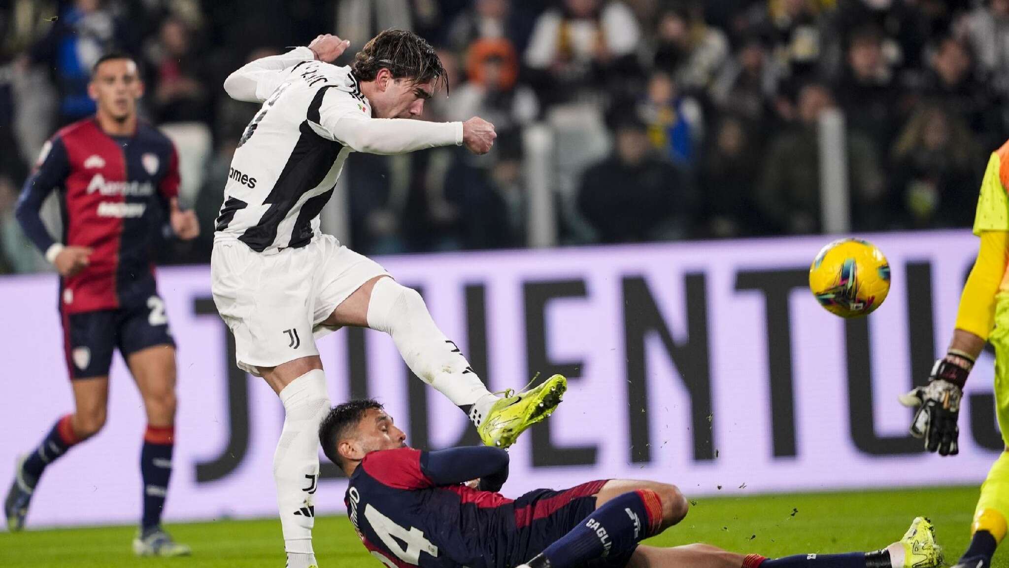 Coppa Italia, Juventus-Cagliari 4-0: poker e passaggio del turno, bianconeri fanno pace con i tifosi