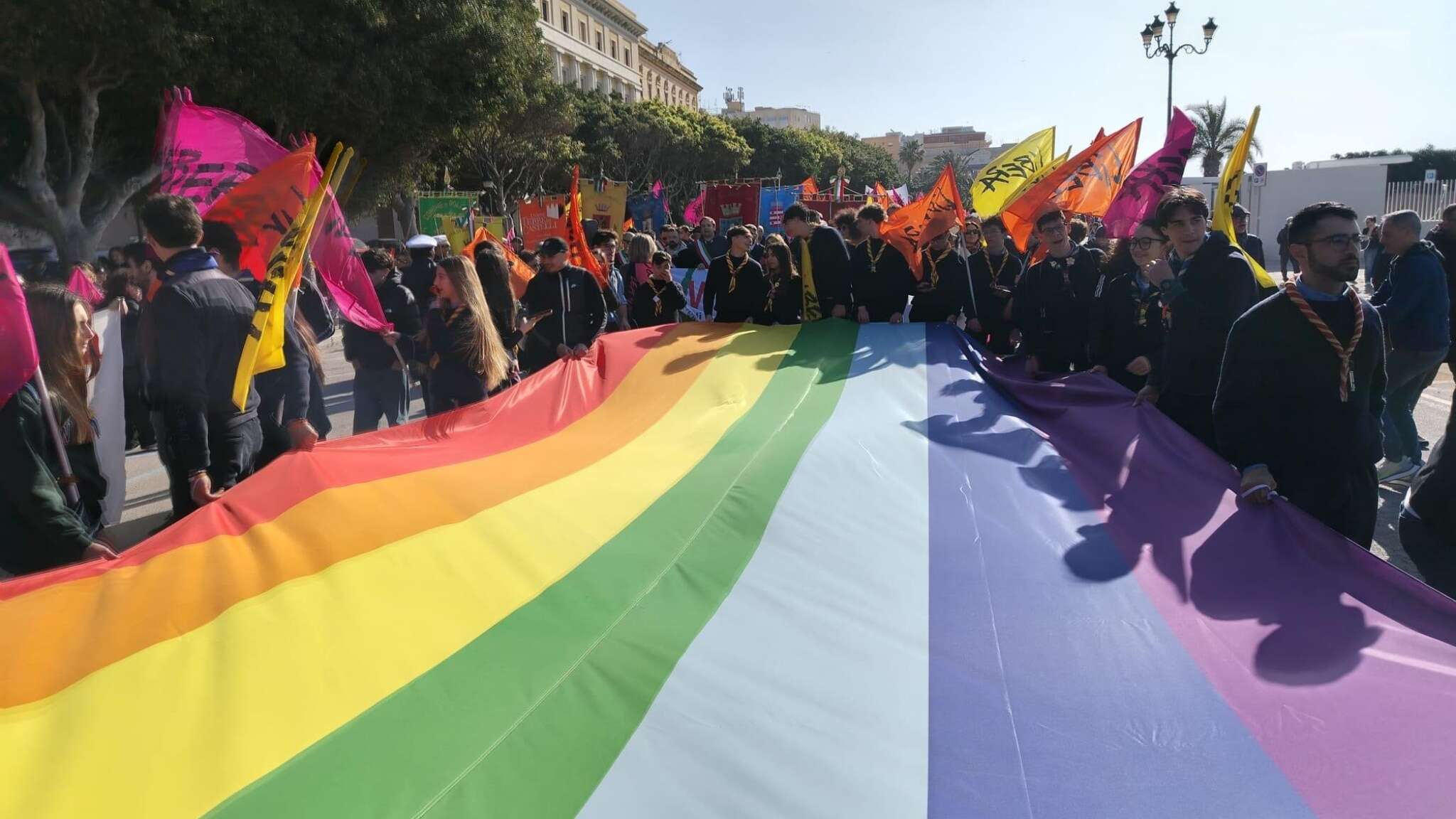 Libera celebra le vittime di mafia, manifestazione a Trapani con diecimila persone