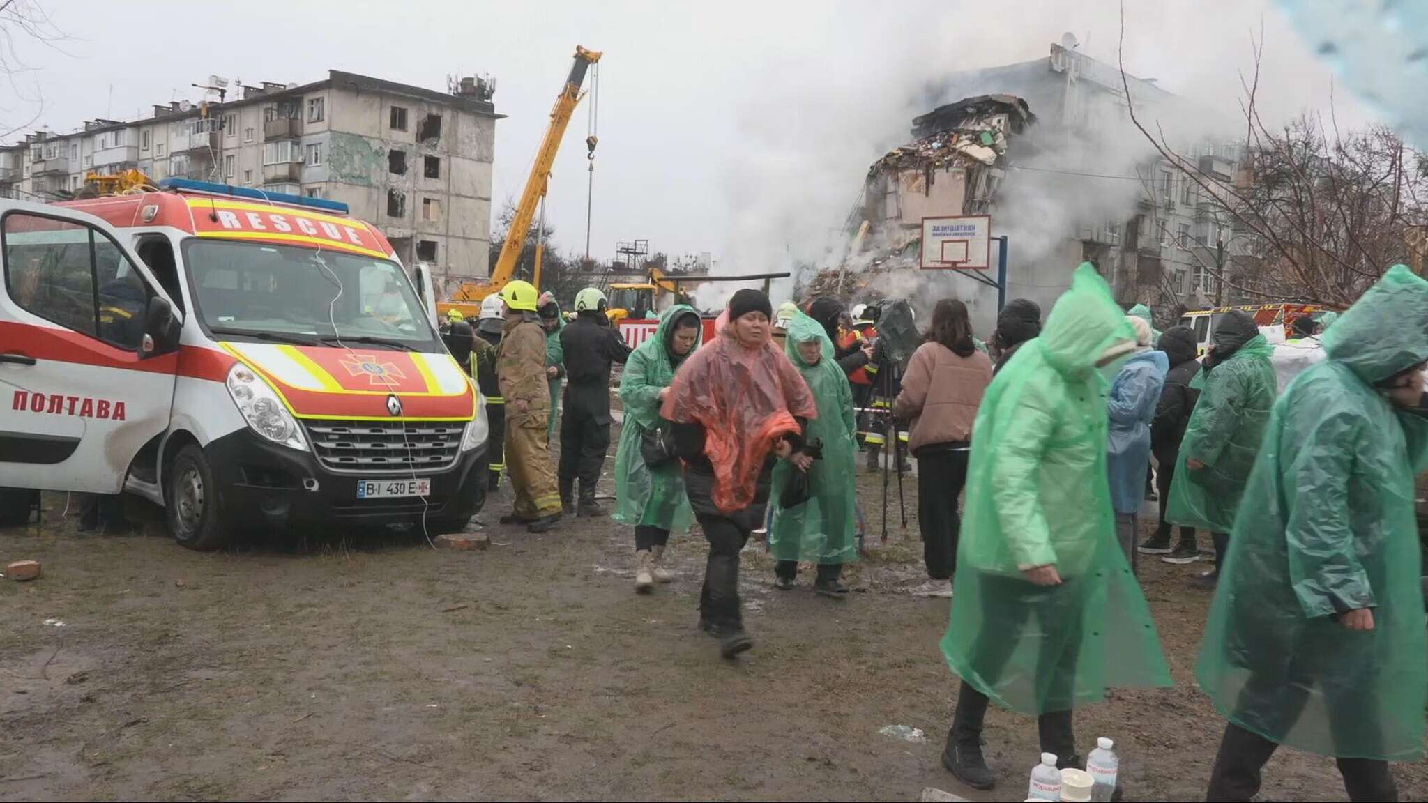 Ucraina, raid in diverse zone del paese. A Poltava si scava in cerca di superstiti