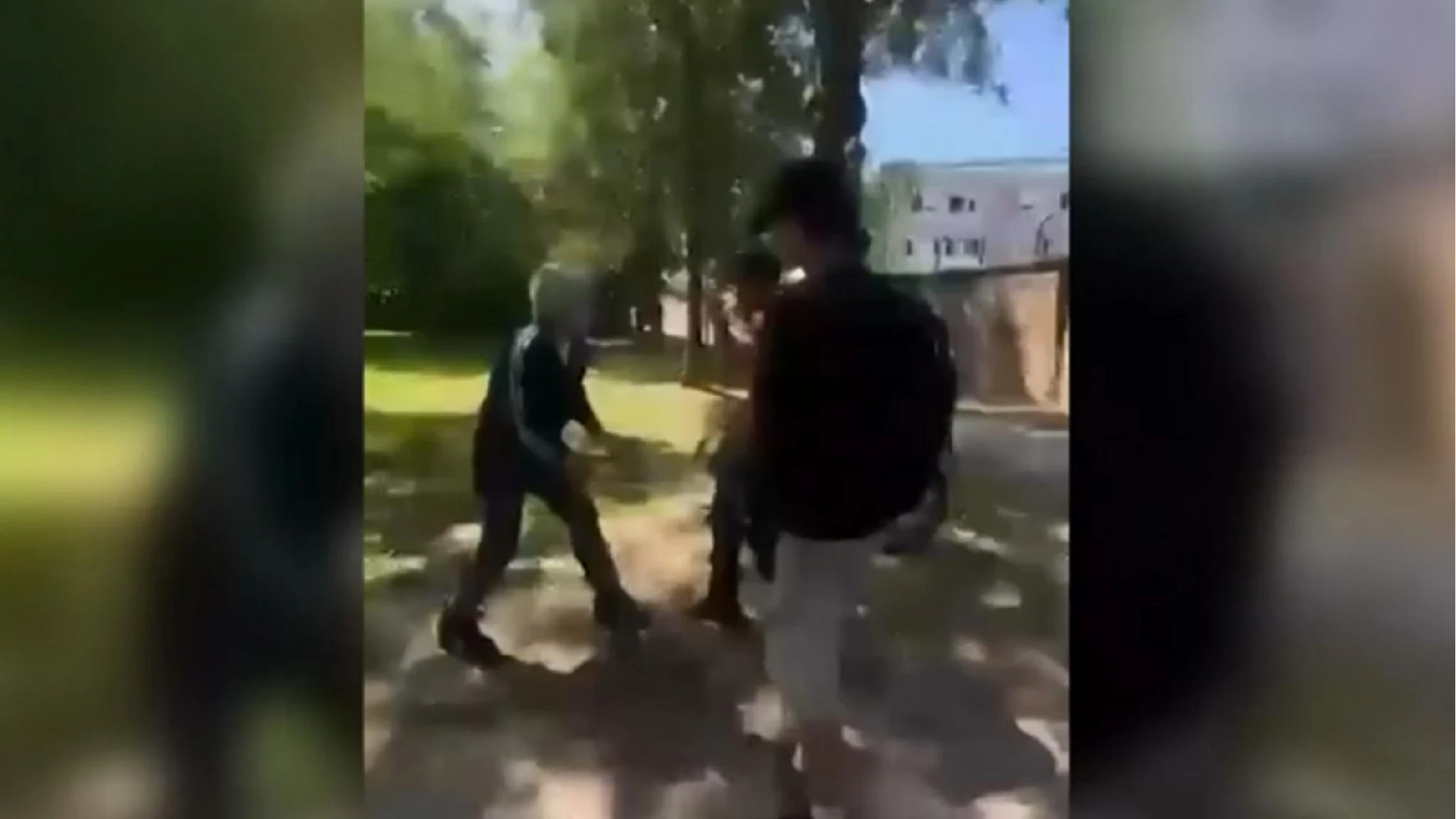 Il prof protagonista del video a Parma: 