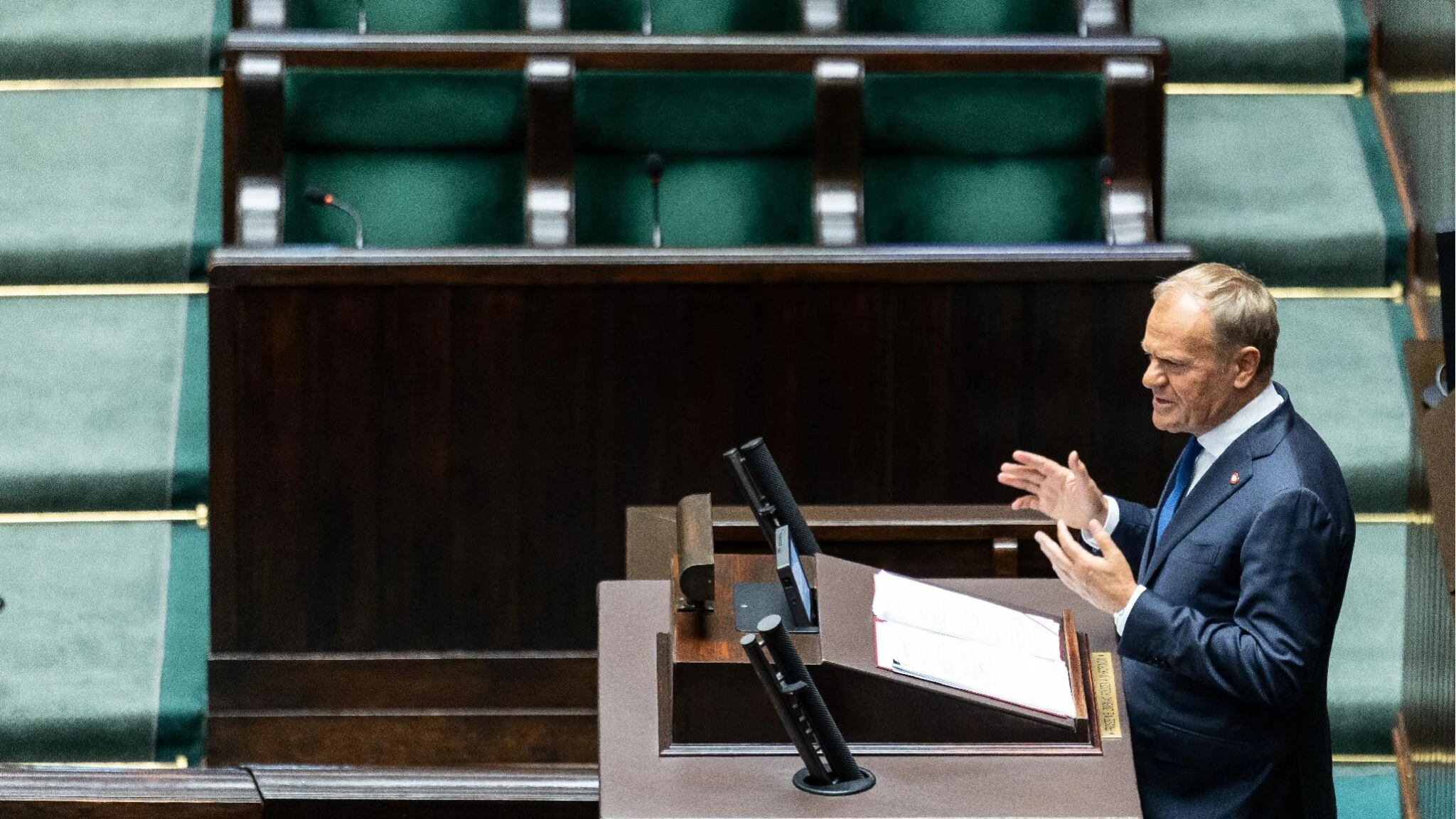 Polonia, Tusk si salva in Parlamento nel voto di fiducia chiesto dopo la vittoria di Nawrocki