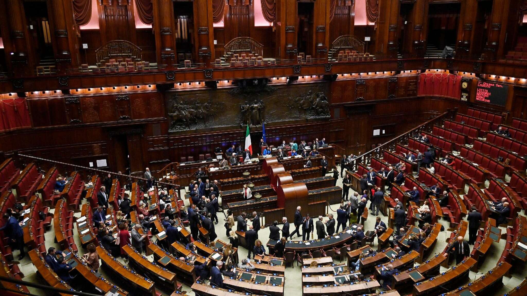 Consulta, oggi il voto in Parlamento. Vertice di maggioranza per cercare l'accordo