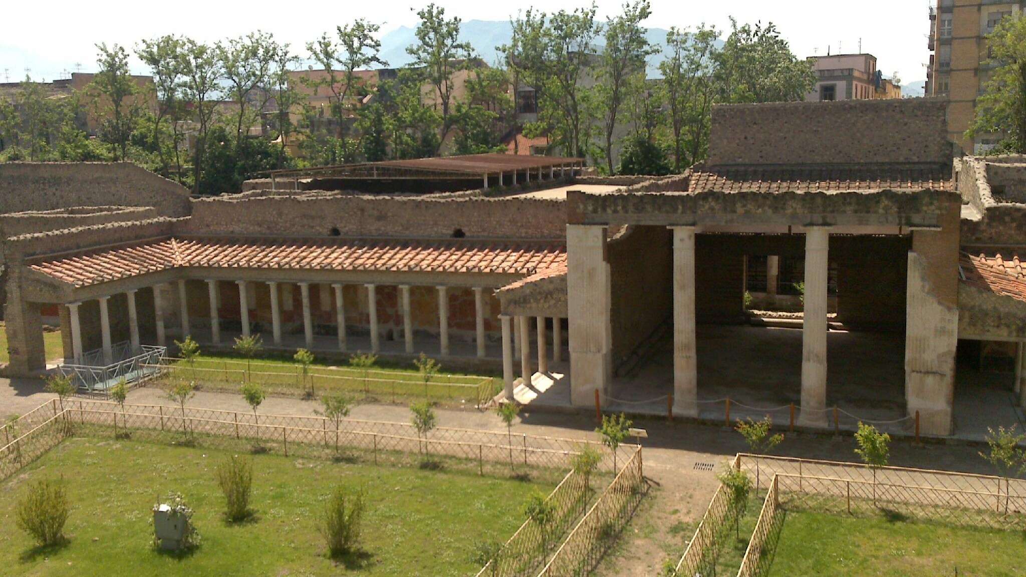 Tombaroli in azione nella Villa di Poppea, una denuncia. L'obiettivo era una preziosa opera d'arte