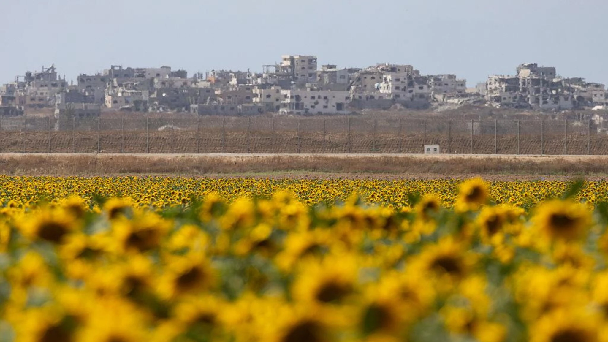 Bombe israeliane, almeno 52 uccisi. A Gerusalemme la marcia delle destre: 