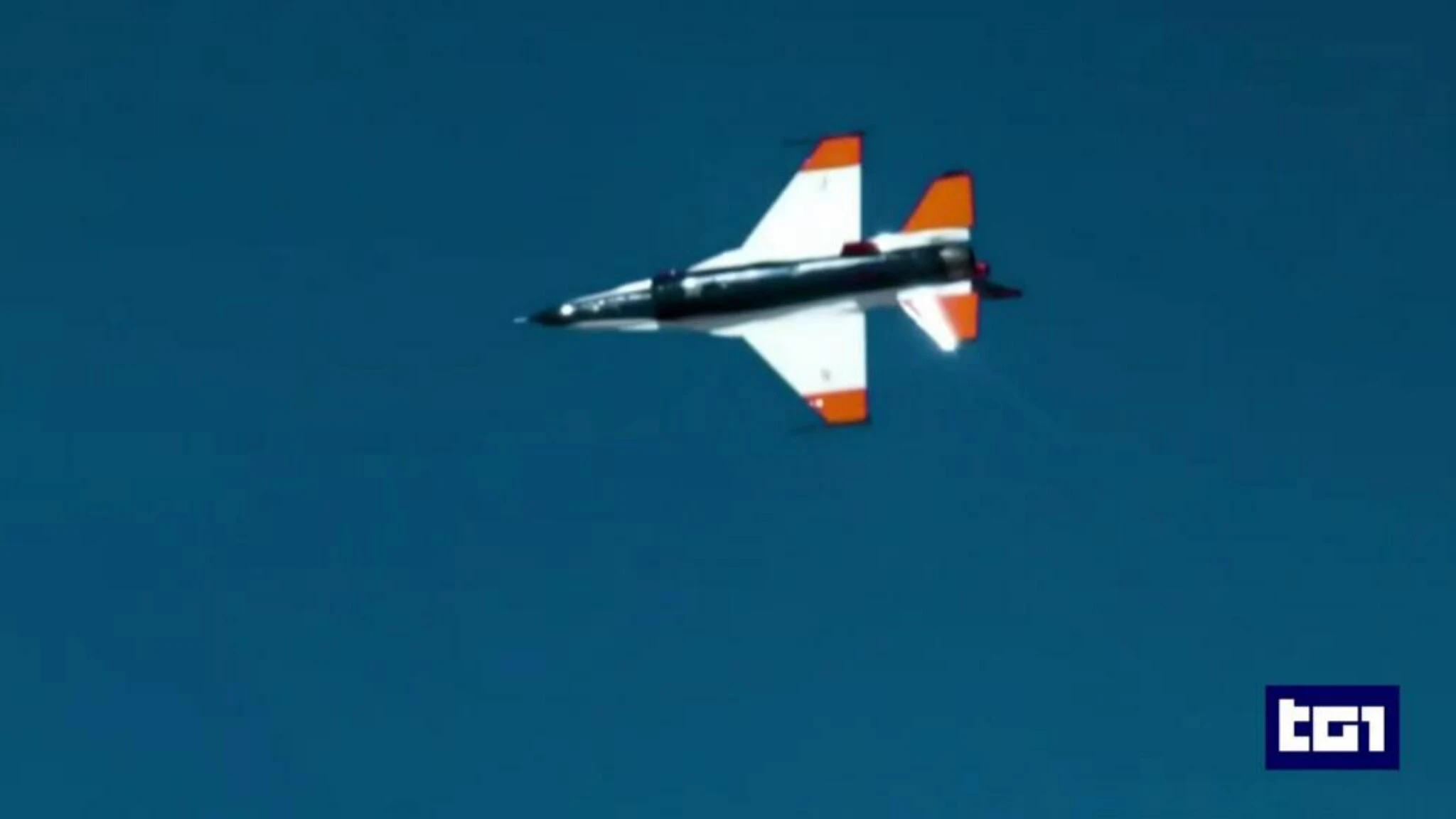 La sfida nei cieli tra il Top gun e l'Intelligenza artificiale: il test top secret