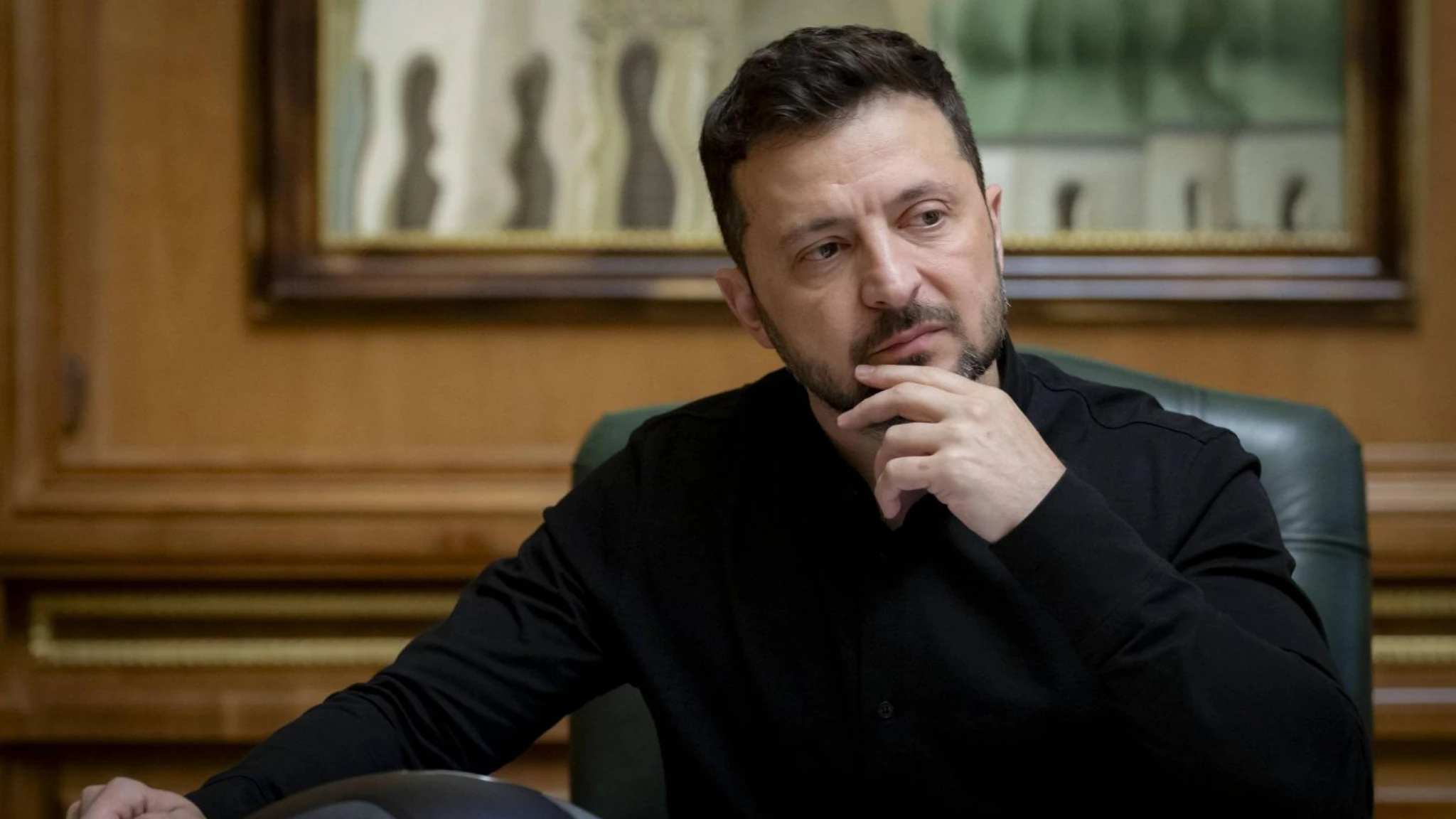 Zelensky, buoni segnali dagli Usa. Terza notte di attacchi russi, colpite Chernivtsi e Leopoli