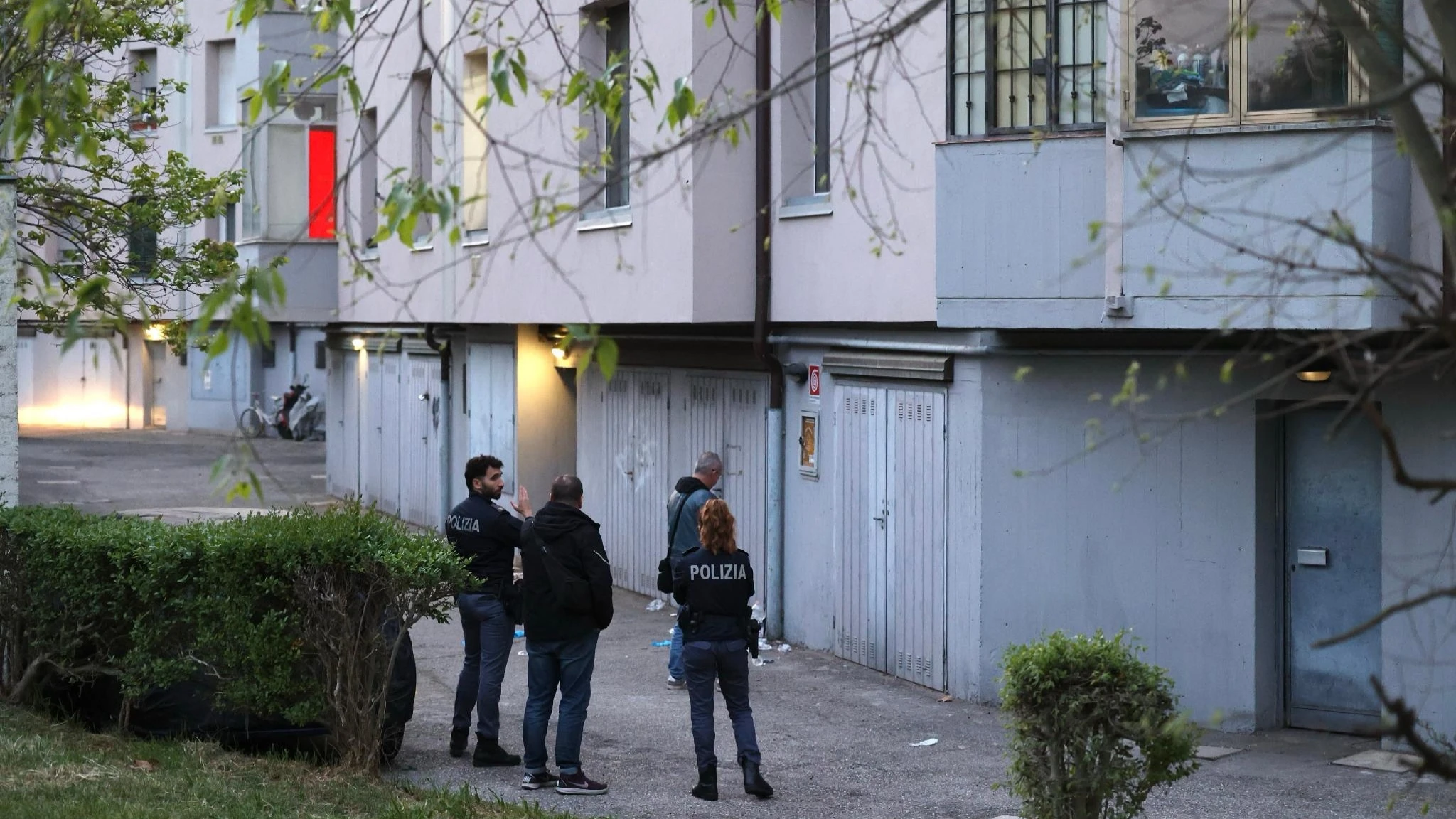 Bologna, bimbo di un anno e mezzo cade dal secondo piano. E' grave