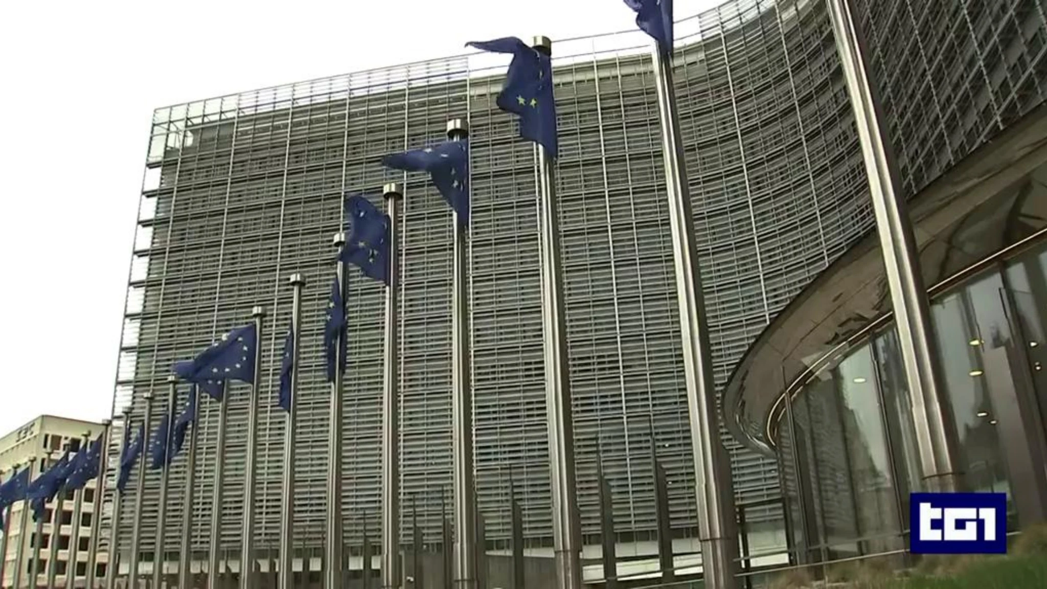 L'Ue ferma per 3 mesi i dazi, 