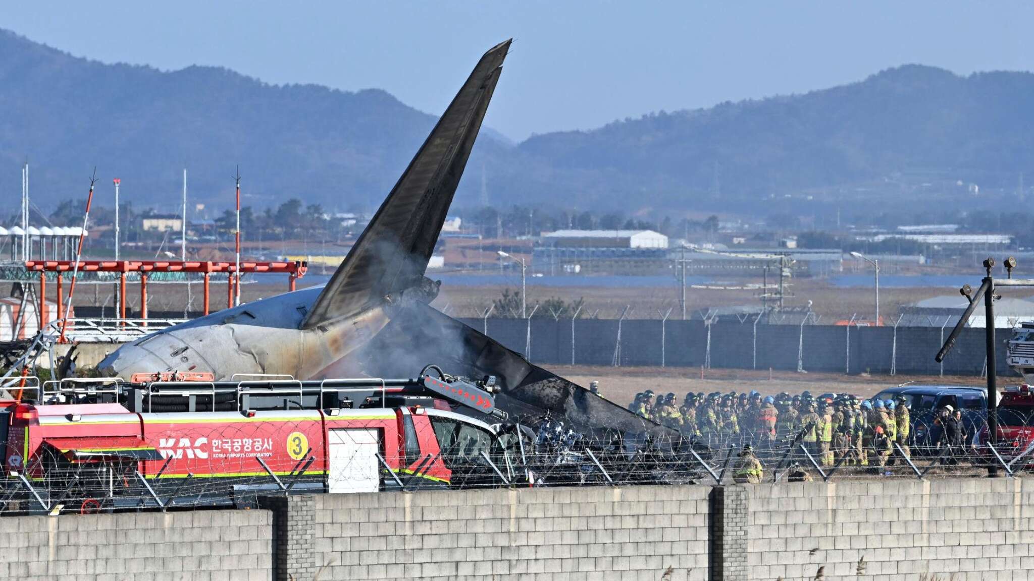 Aereo schiantato in Corea, un altro velivolo fatto rientrare: 