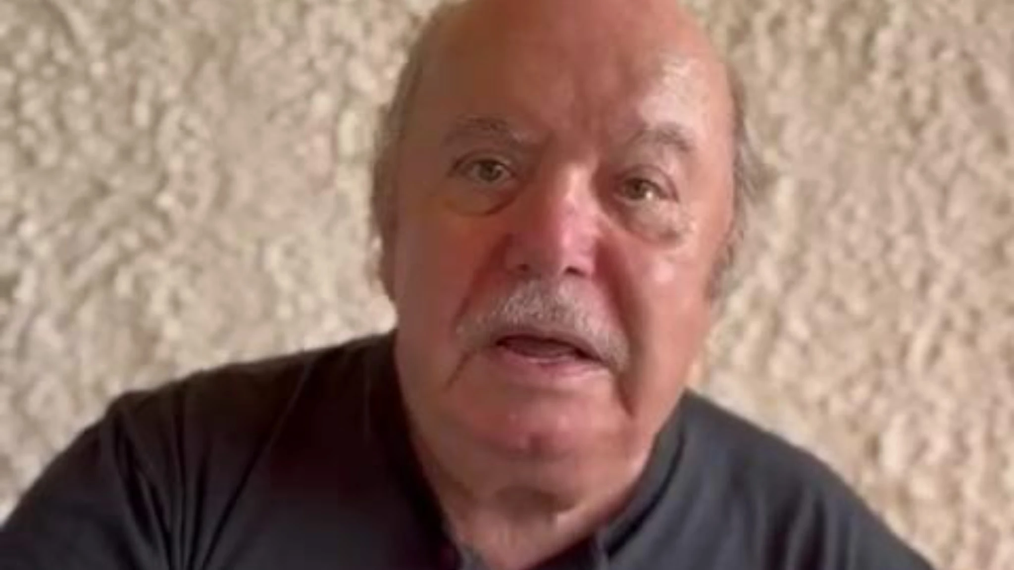 Il video di Lino Banfi sui social per un 'appello serio' su una pubblicità truffa