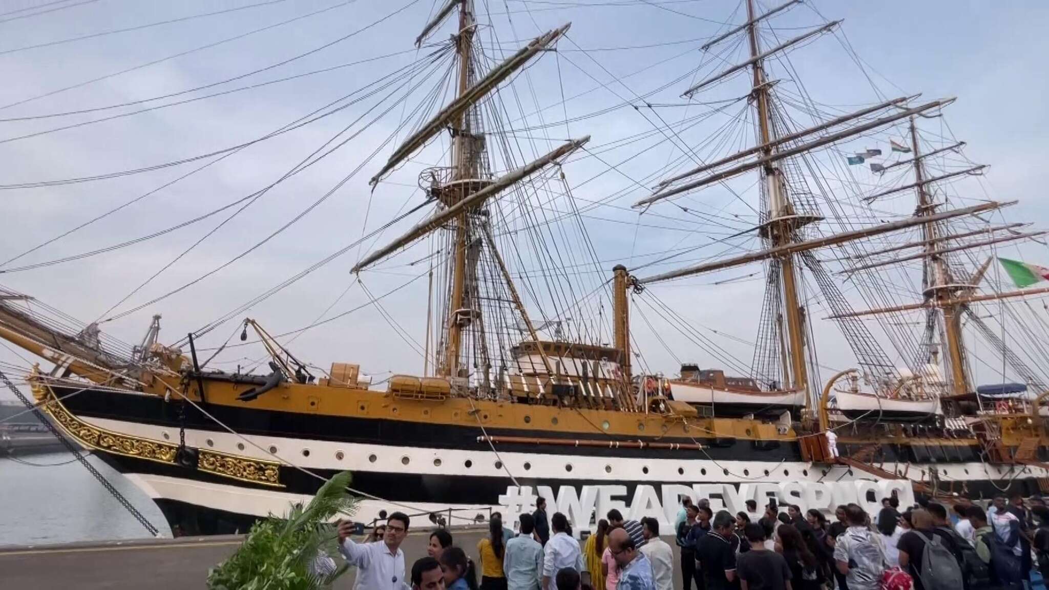 La nave Vespucci lascia Mumbai, prossimo appuntamento a Doha