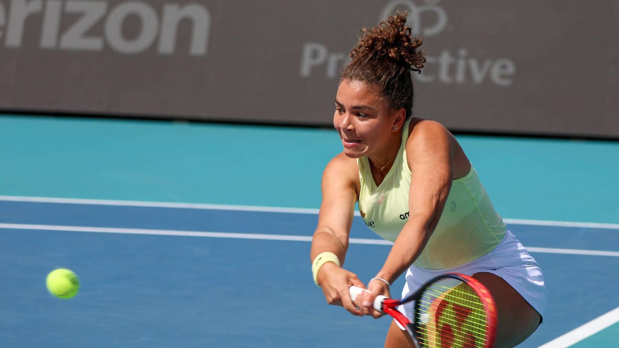 Miami Open: Jasmine Paolini conquista gli ottavi di finale, Jabeur si ritira nel primo set