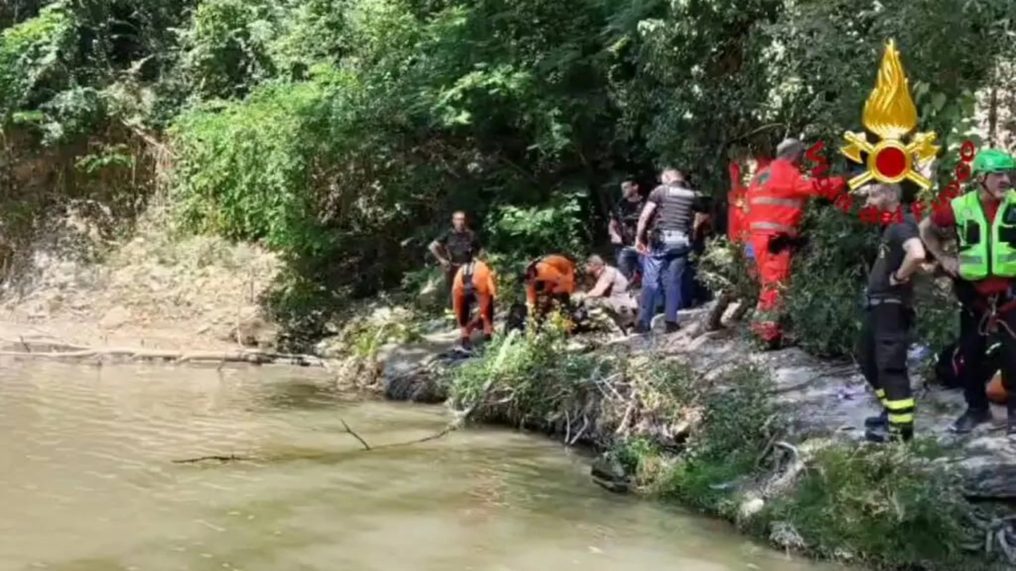 Si tuffa e non riemerge, morto 14enne in un torrente. Il ragazzo era con amici