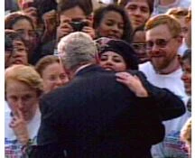 Usa: Monica Lewinsky produrrà una serie Tv sullo scandalo con il presidente Bill Clinton