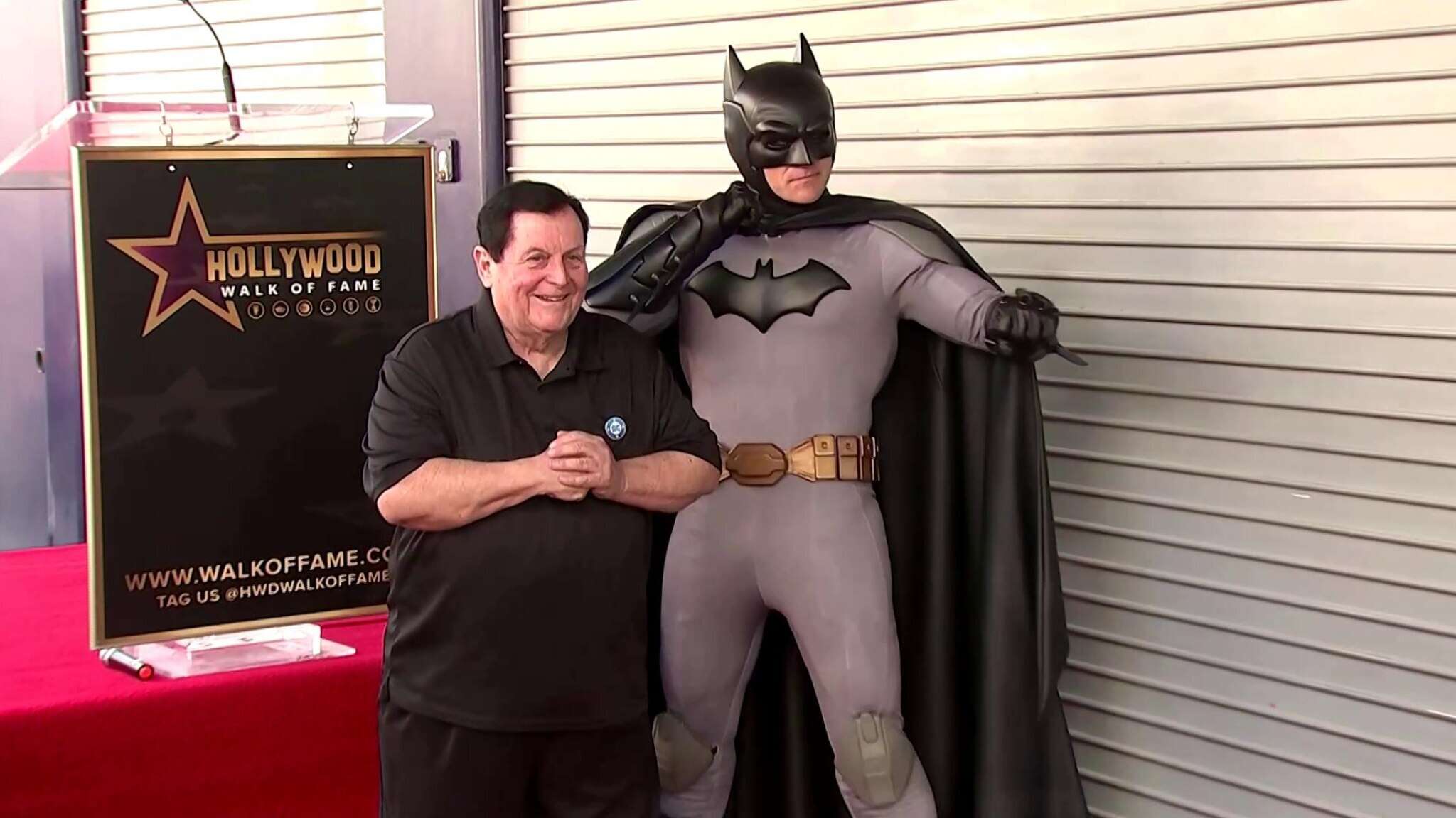 Batman, il primo supereroe con una stella sulla Hollywood Walk of Fame