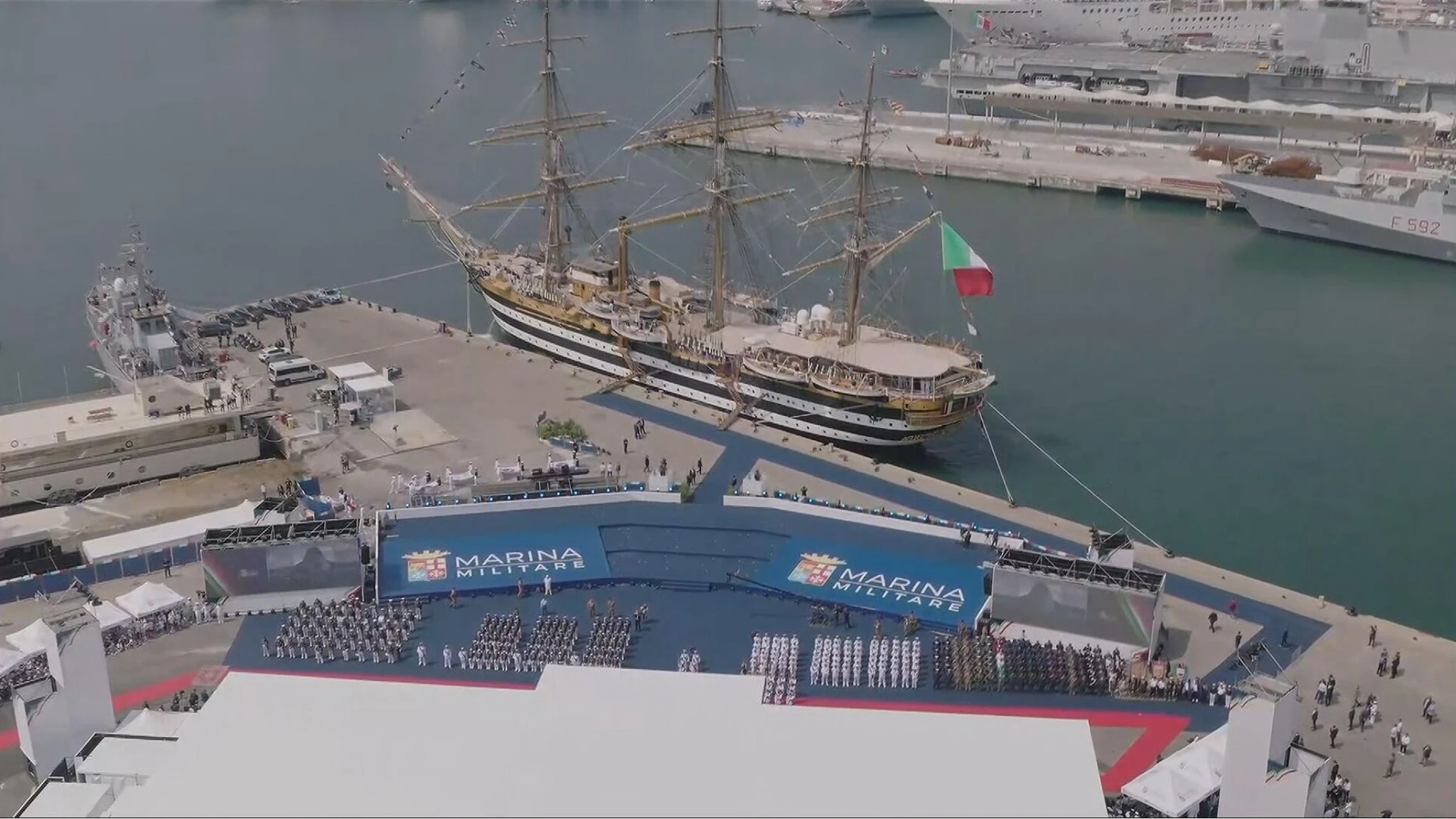 Nave Vespucci è tornata a Genova dopo 23 mesi di navigazione in giro per il mondo
