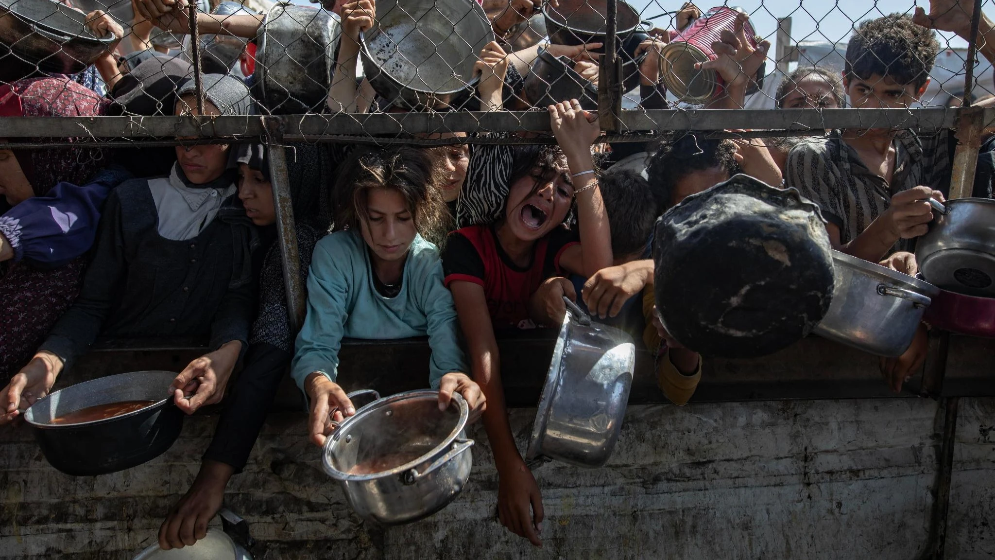 Raid israeliani su Gaza, 7 morti. Trump: “Israele e Hamas vicini a un accordo”