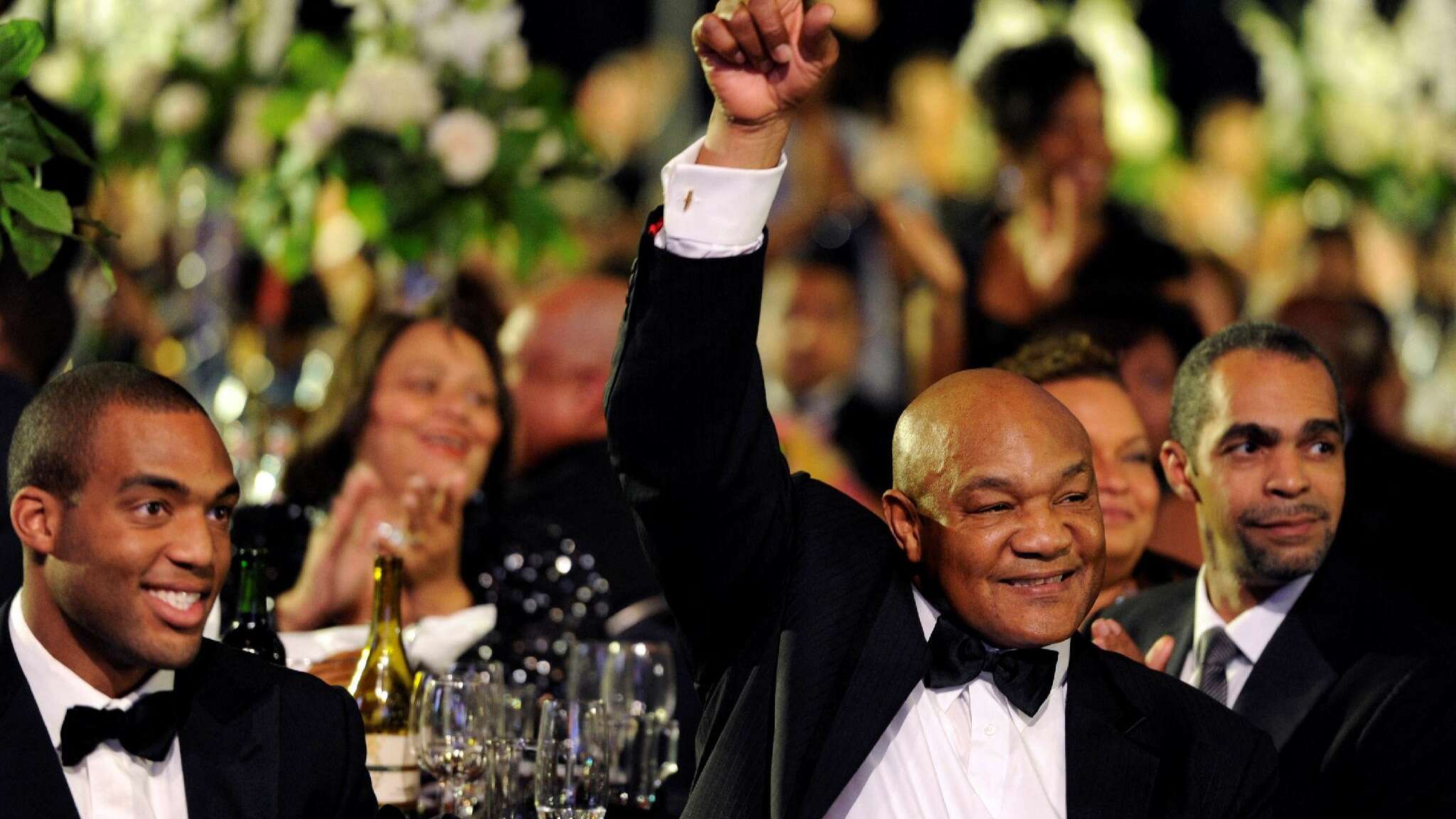 Addio a George Foreman, leggenda della boxe. Aveva 76 anni