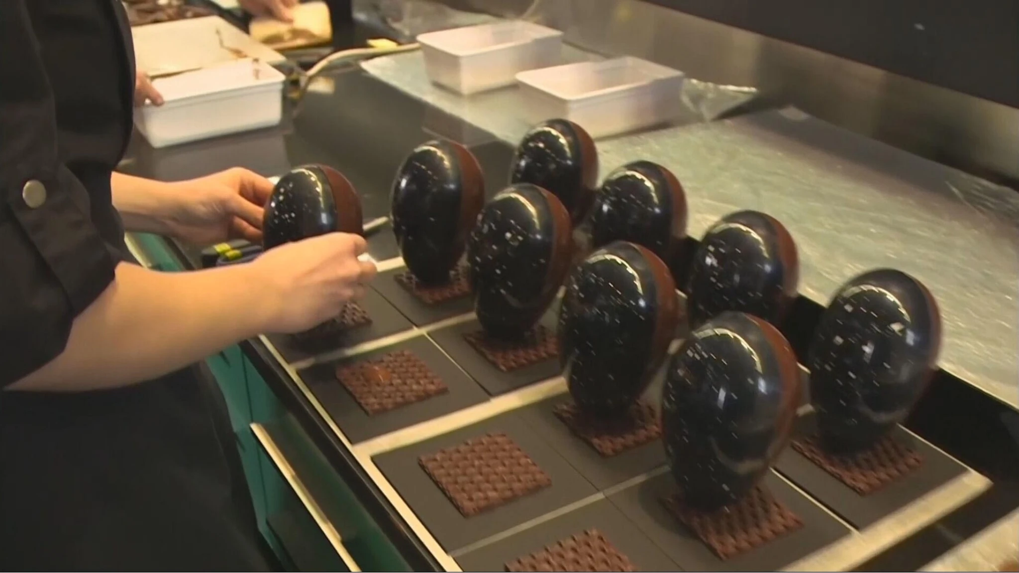 Pasqua 2026 a Parigi: uova d'autore che fondono alta pasticceria e arte