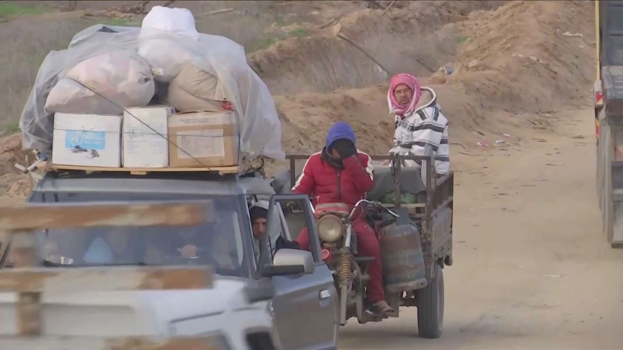 Il ritorno a Gaza è su mezzi di fortuna con l'incognita delle case ancora in piedi