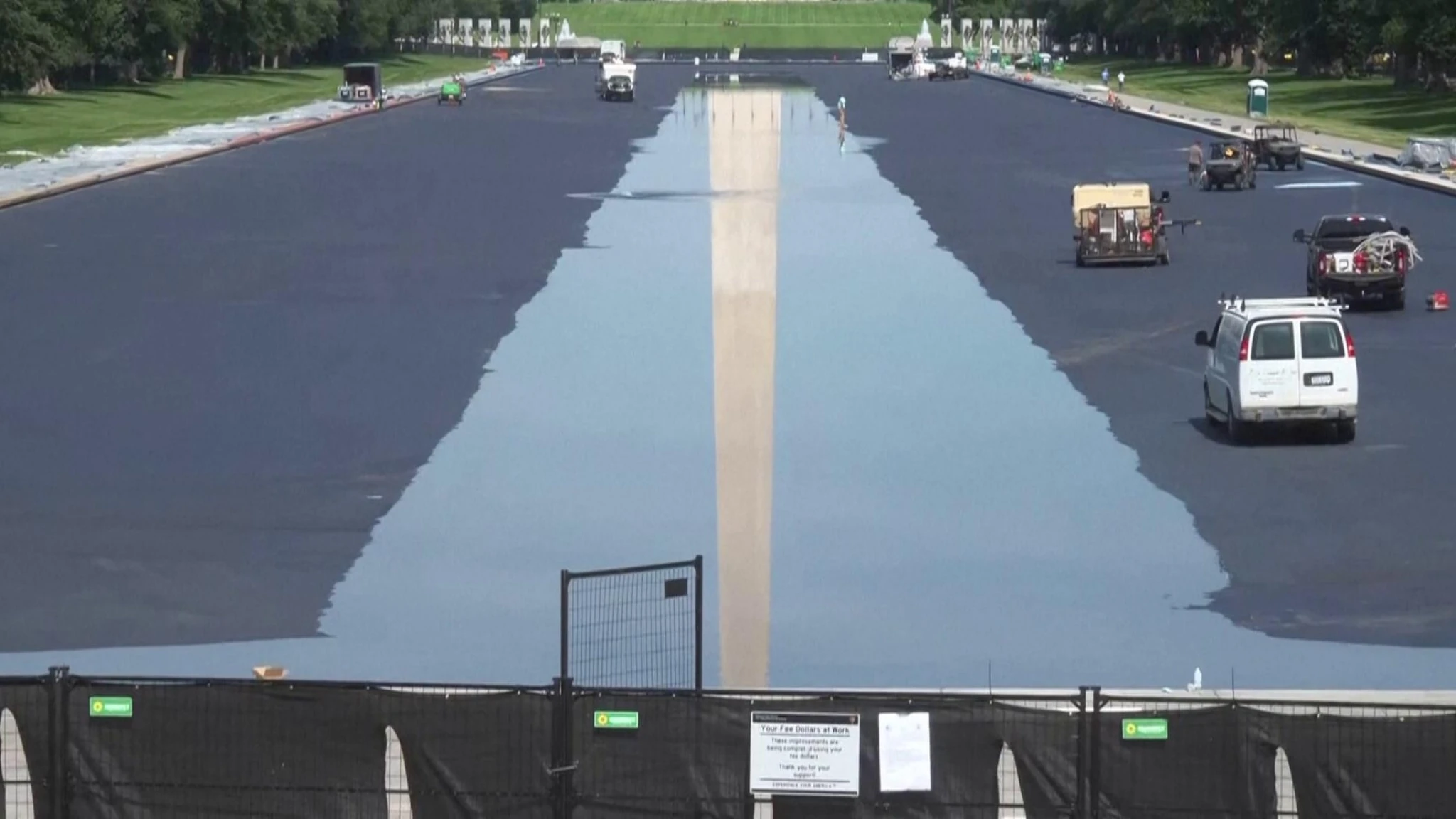 Torna l’acqua nella vasca del Lincoln Memorial, ecco la nuova Reflecting Pool voluta da Trump