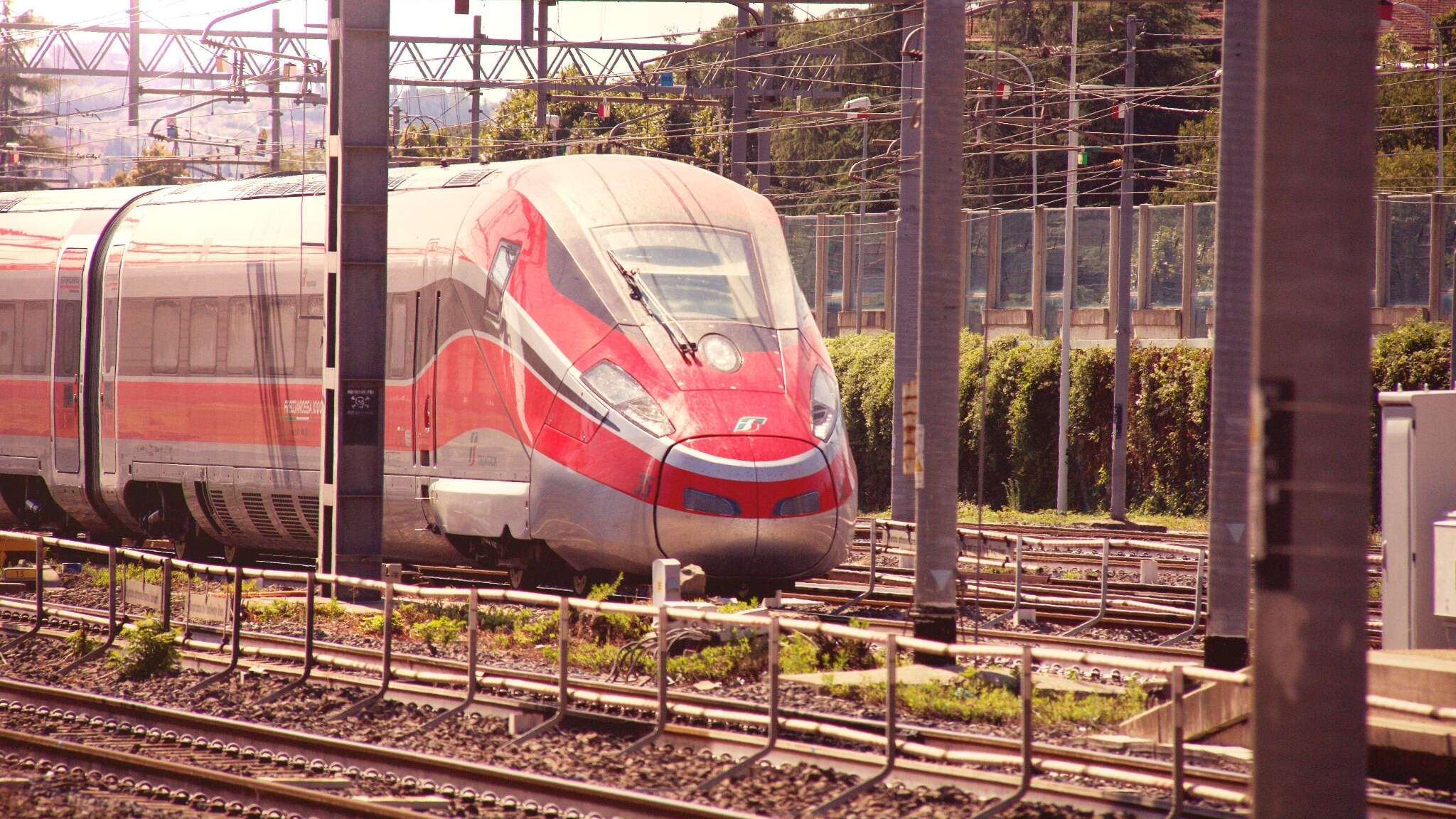 Rallentamenti sulla linea dell'Alta Velocità Roma-Firenze, ritardi fino a 60 minuti