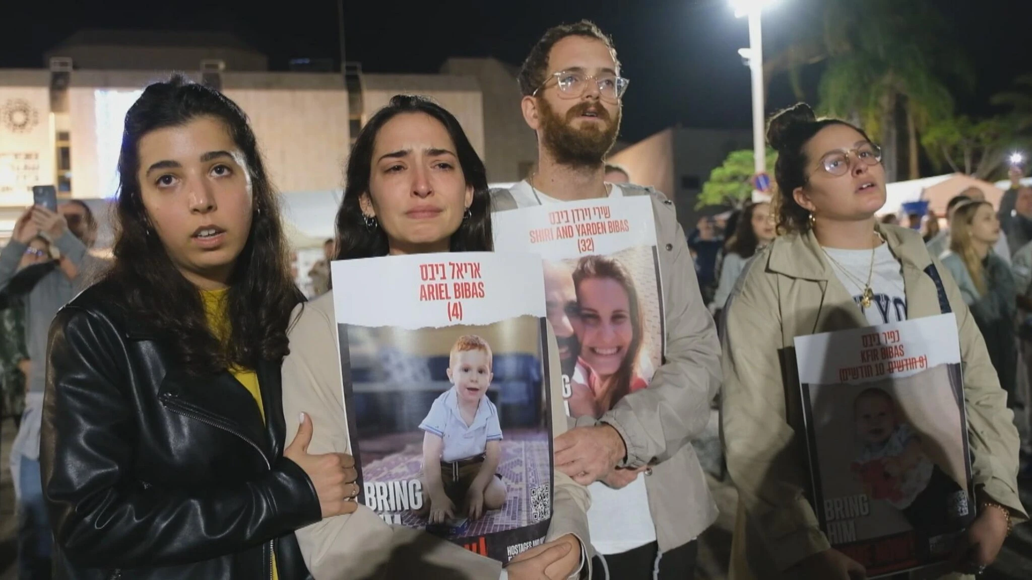 I parenti degli ostaggi: 