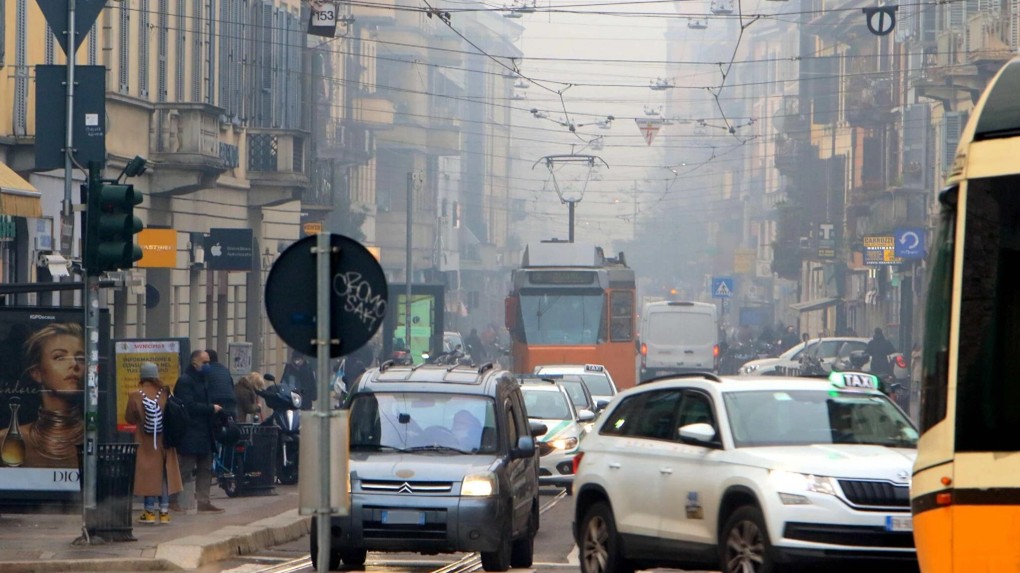 Blocco dei veicoli diesel euro 5 dal 1° ottobre, è scontro in Giunta lombarda