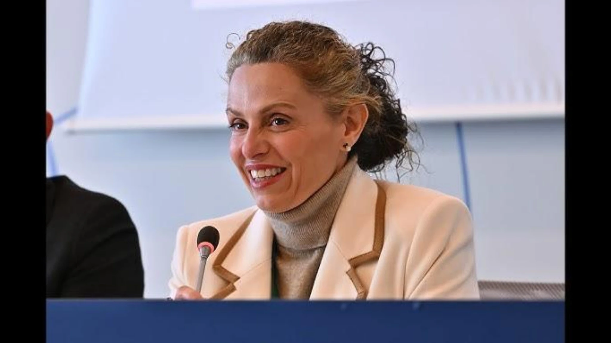 Clamoroso al Pirellone: la sottosegretaria allo sport Picchi sfiduciata dall'aula