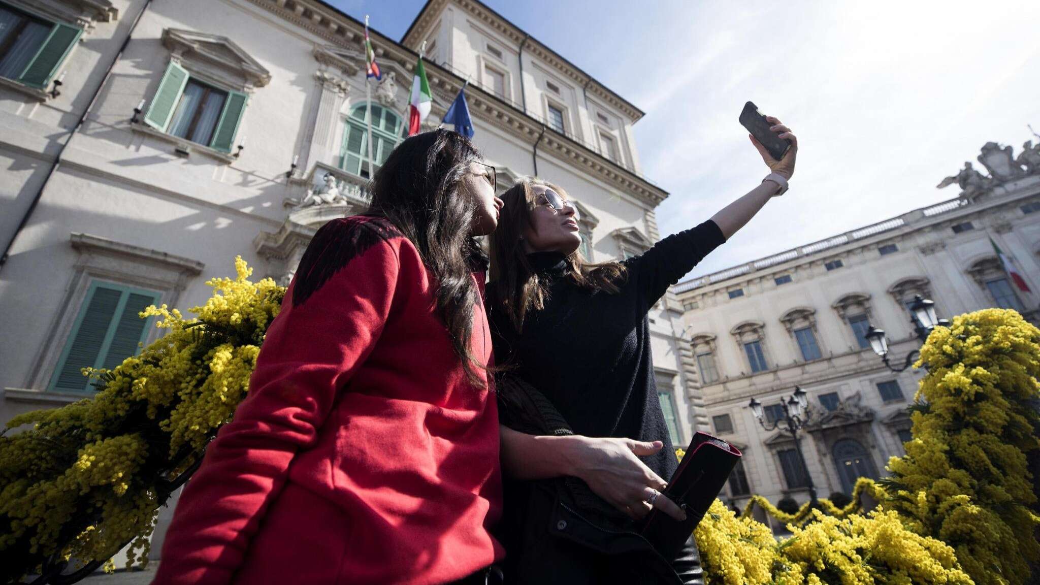 8 marzo, la Giornata internazionale della donna: i volti, le storie, il coraggio e le conquiste