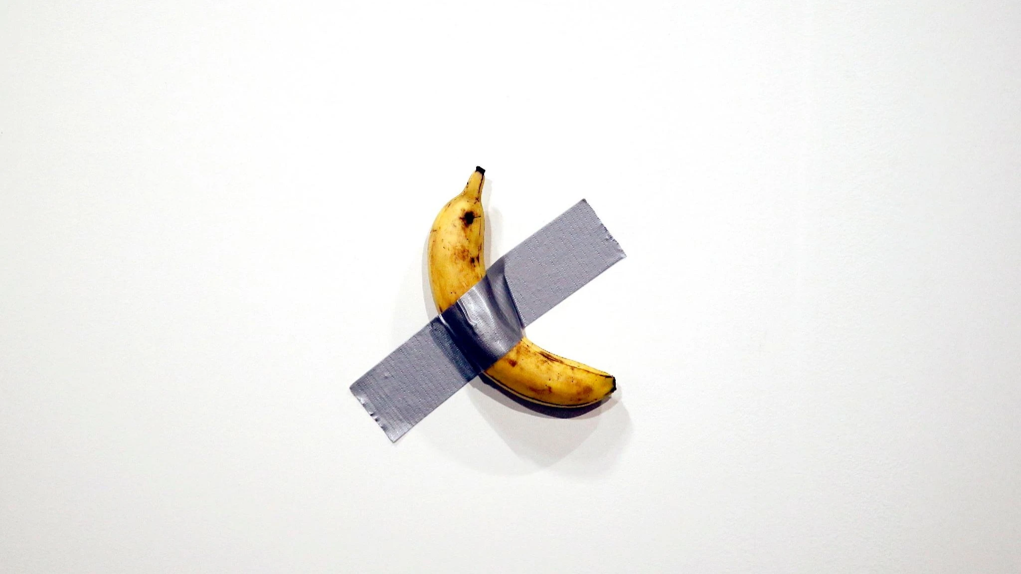 Francia, sparita di nuovo la banana dell'opera di Maurizio Cattelan