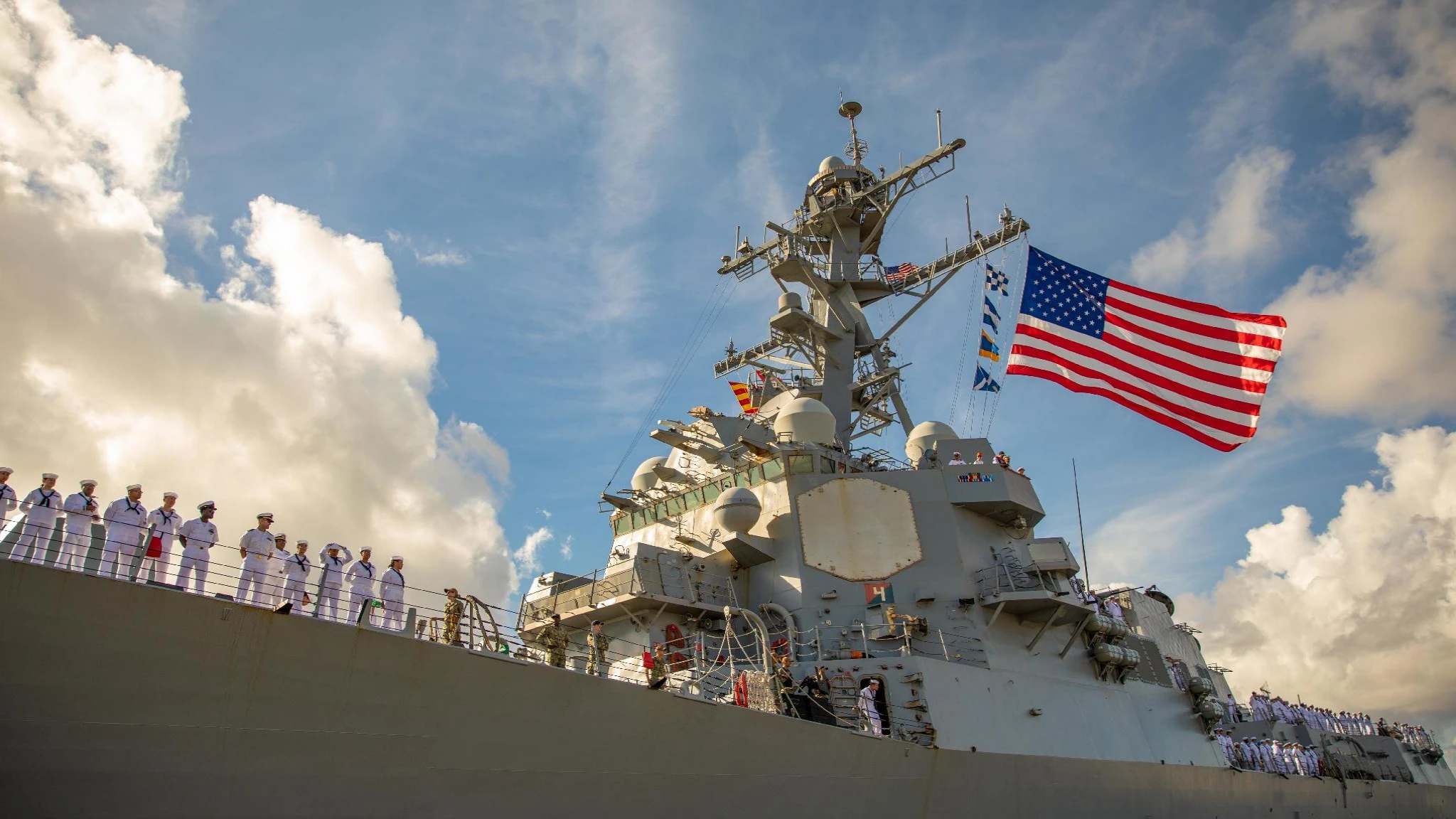 Trump manda le navi al largo del Venezuela. Presto anche 4000 marines